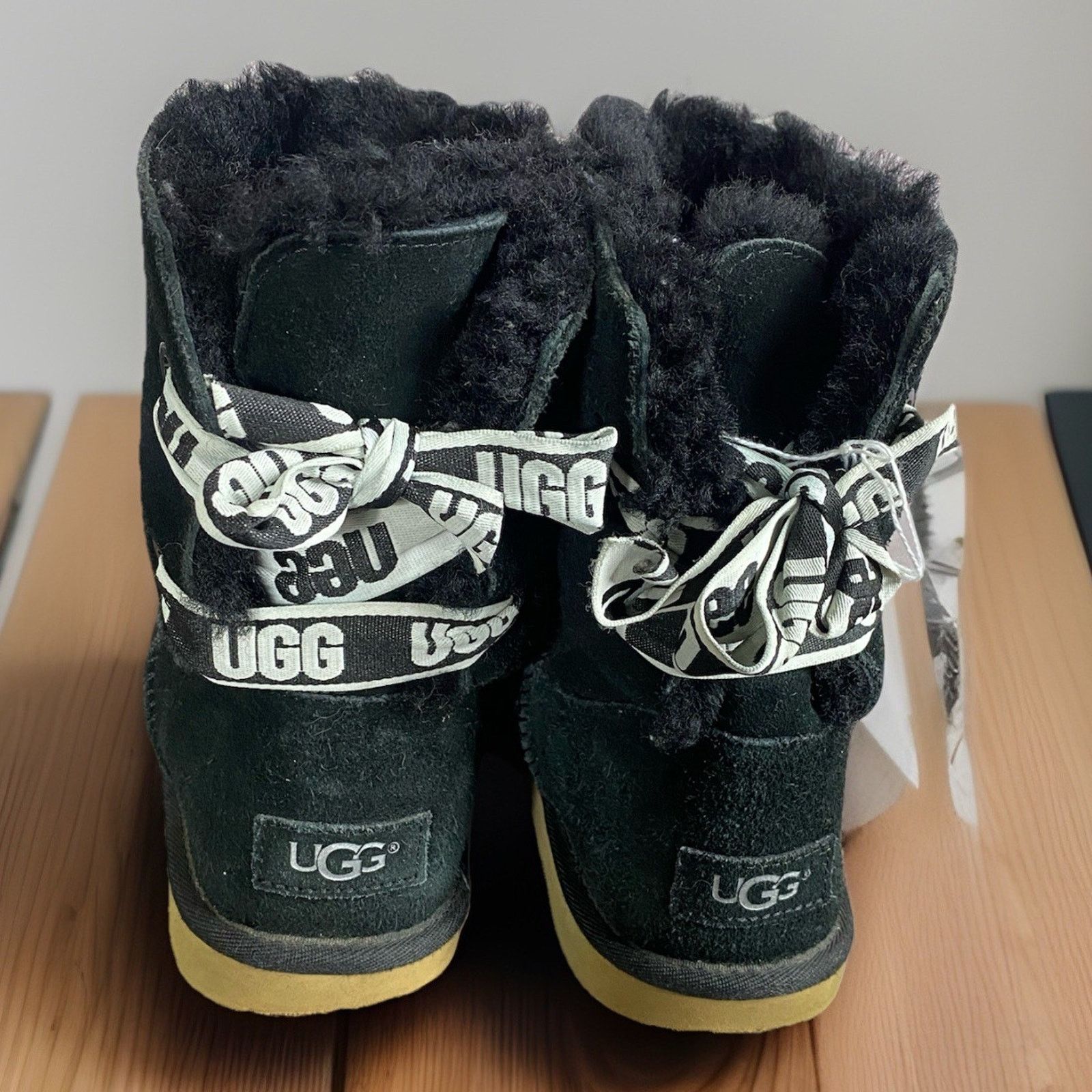Ugg UGG Bailey Bow II 1100492K Black Suede Slip On Winter Boots Size US 7 / IT 37 - 3 Thumbnail
