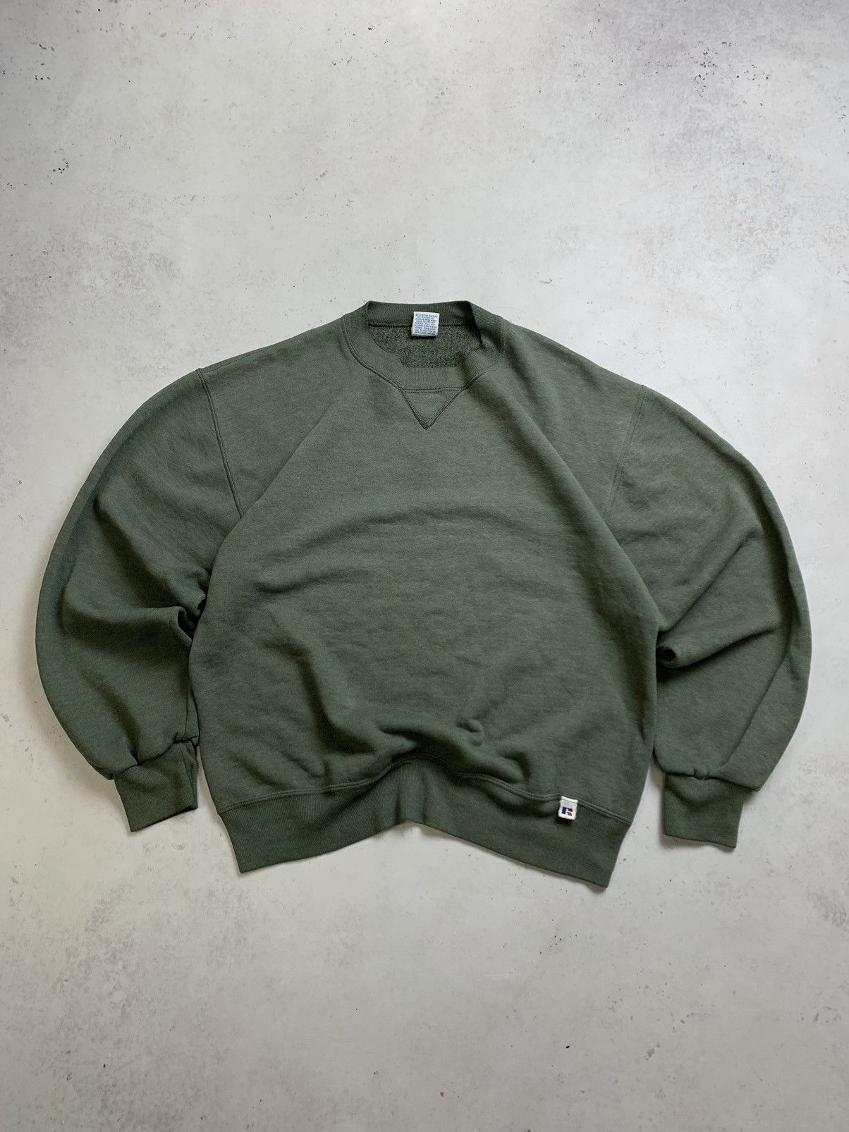 Vintage Vintage Russel Athletic Made In USA Boxy Sweatshirt M Size US M / EU 48-50 / 2 - 1 Thumbnail