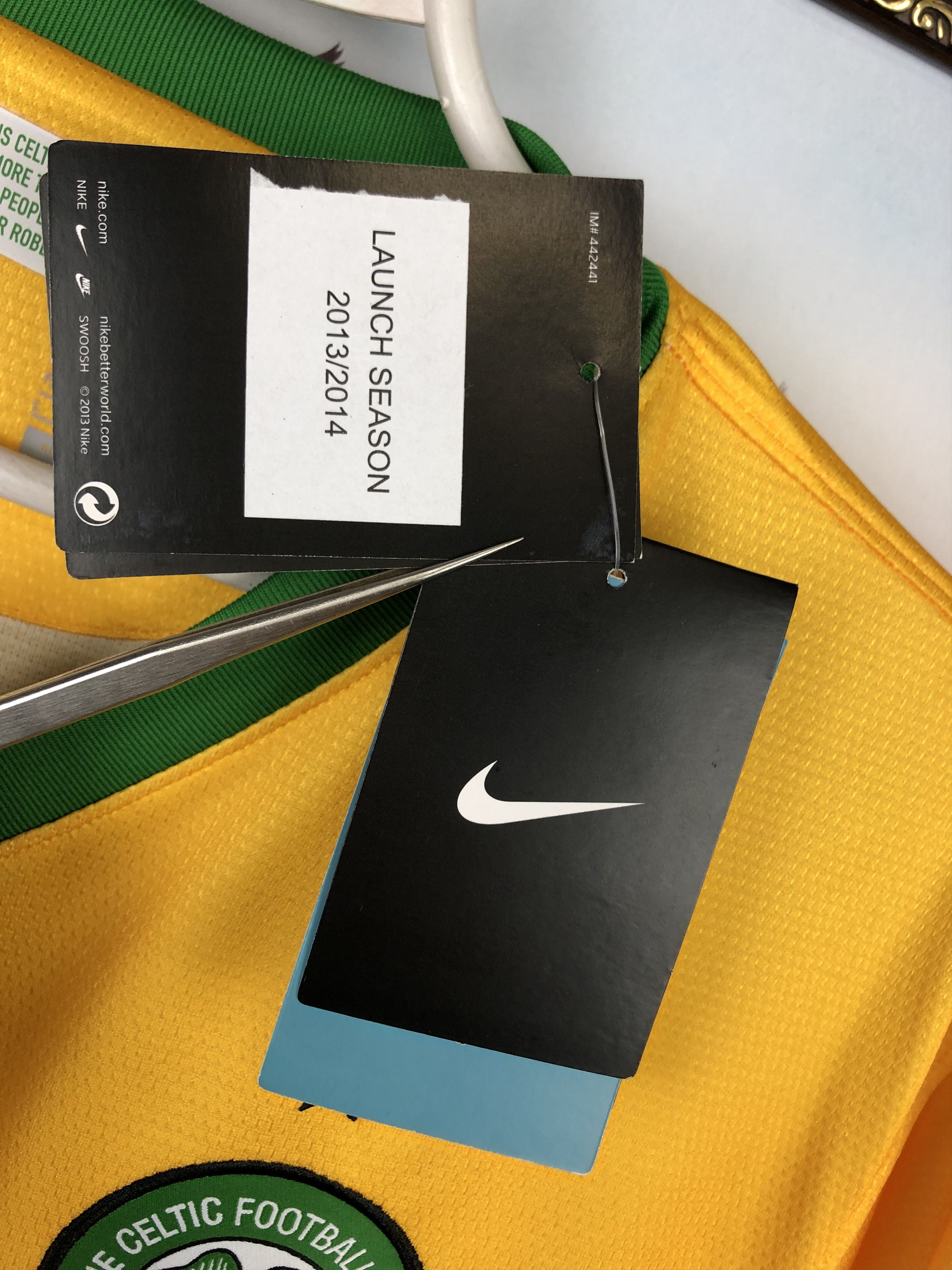 Nike Celtic football shirt 2013 Soccer Nike Jersey Trikot New Size US L / EU 52-54 / 3 - 6 Thumbnail