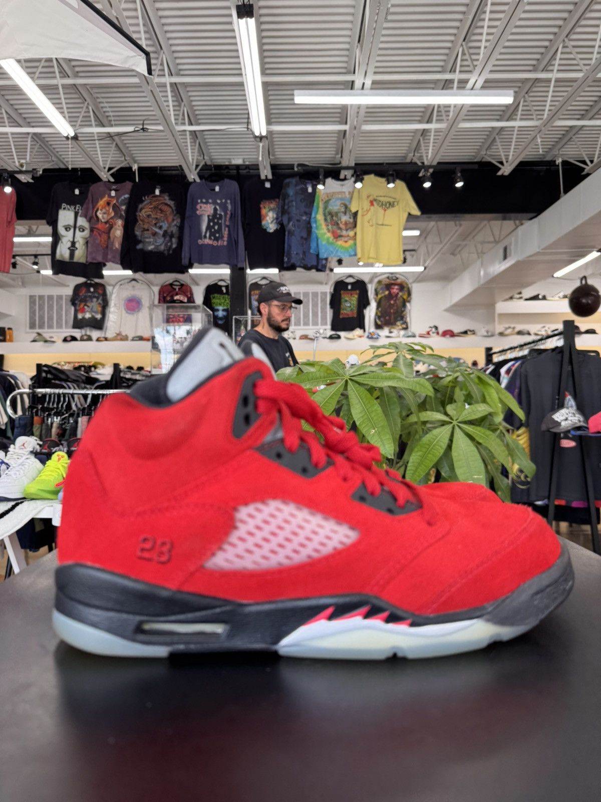 Jordan Brand Air Jordan 5 Raging Bull Size 7Y (2021) Size US 7 / EU 40 - 6 Thumbnail