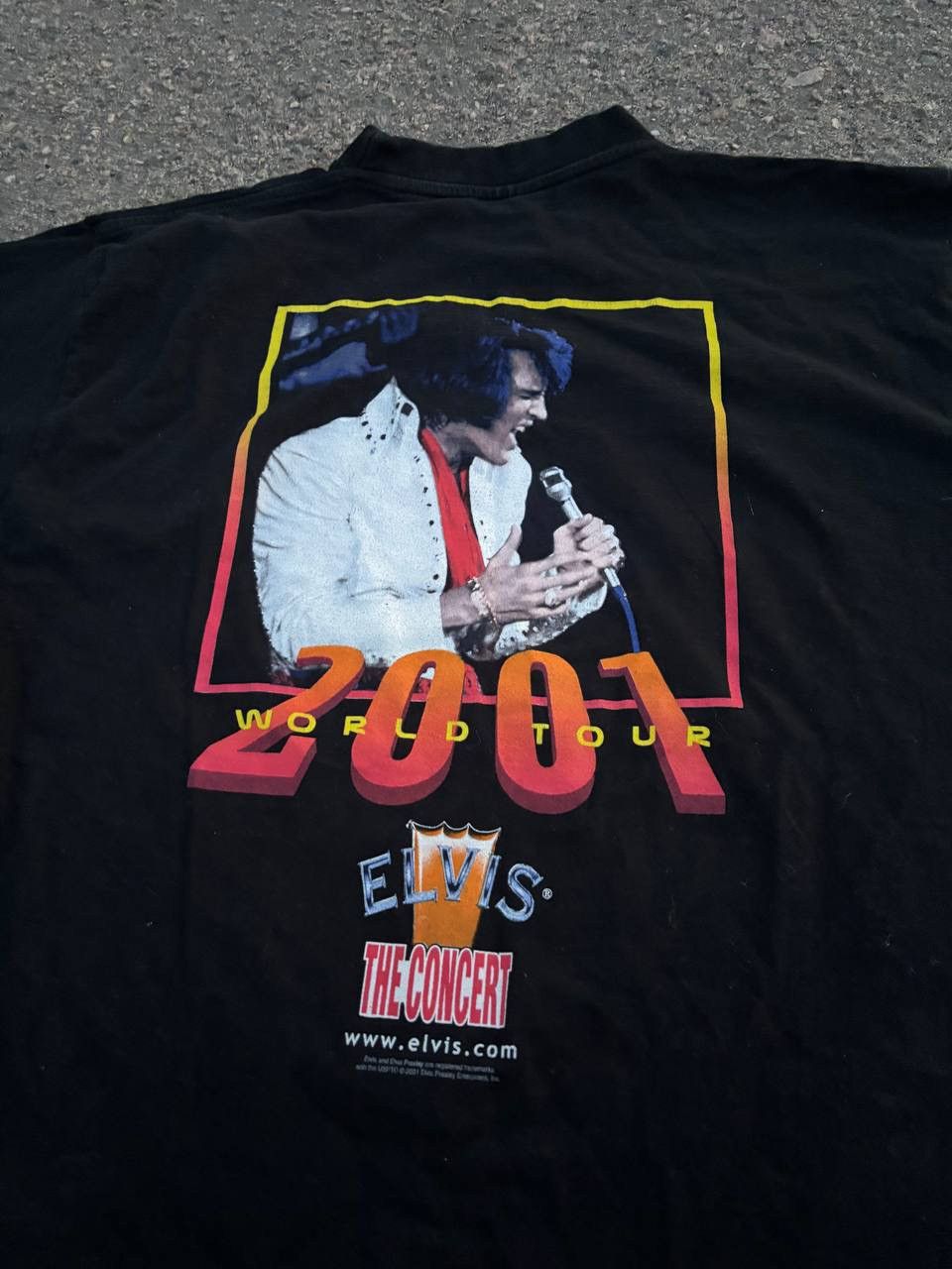 Vintage Vintage Y2K Elvis Presley Wolrd Tour 2001 The Concert T Shir Size US XL / EU 56 / 4 - 4 Thumbnail