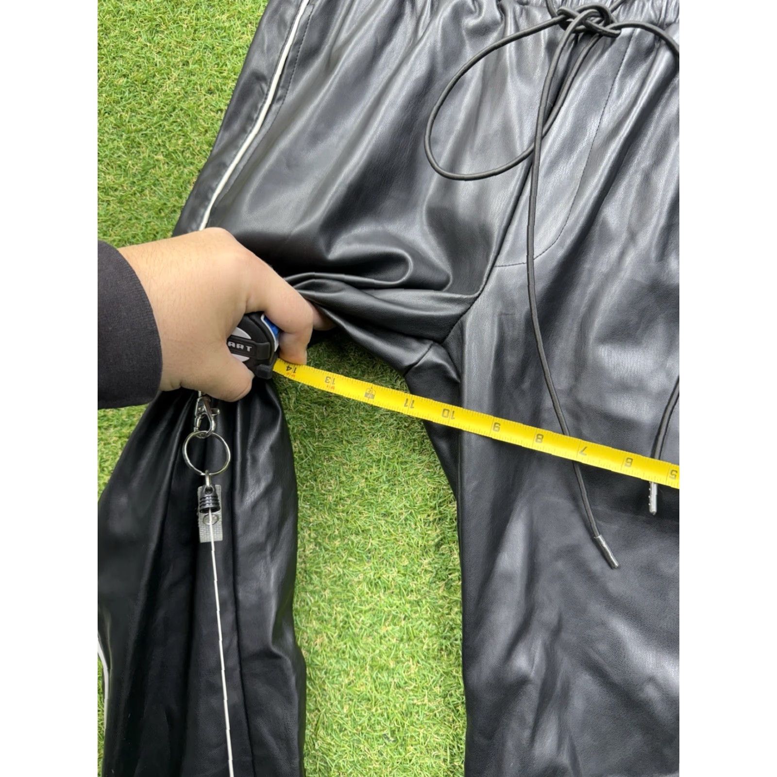 Vintage EPTM Pants Mens S Black Faux Leather Panel Cargo Flat Front Stretch Polyester - Workwear Casual Mens Pants S Black Cargo Stretch Pockets 32in Inseam Size US 29 - 7 Thumbnail