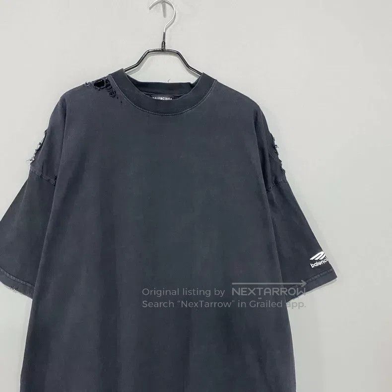 Balenciaga Balenciaga Destroyed Short Sleeve Size US XL / EU 56 / 4 - 1 Thumbnail
