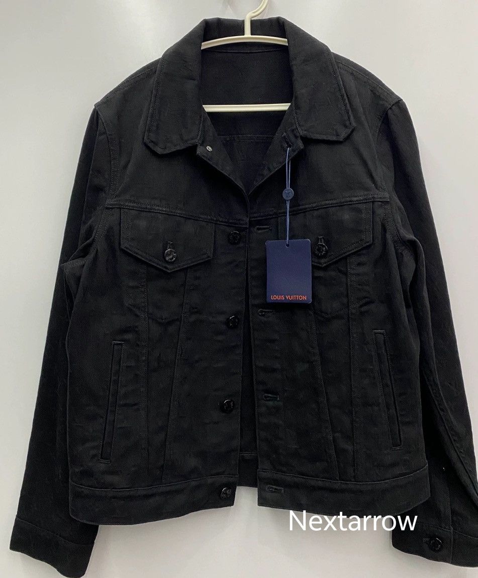 Louis Vuitton Louis Vuitton Black dark pattern full print de2412-Nextarrow Size US S / EU 44-46 / 1 - 1 Thumbnail