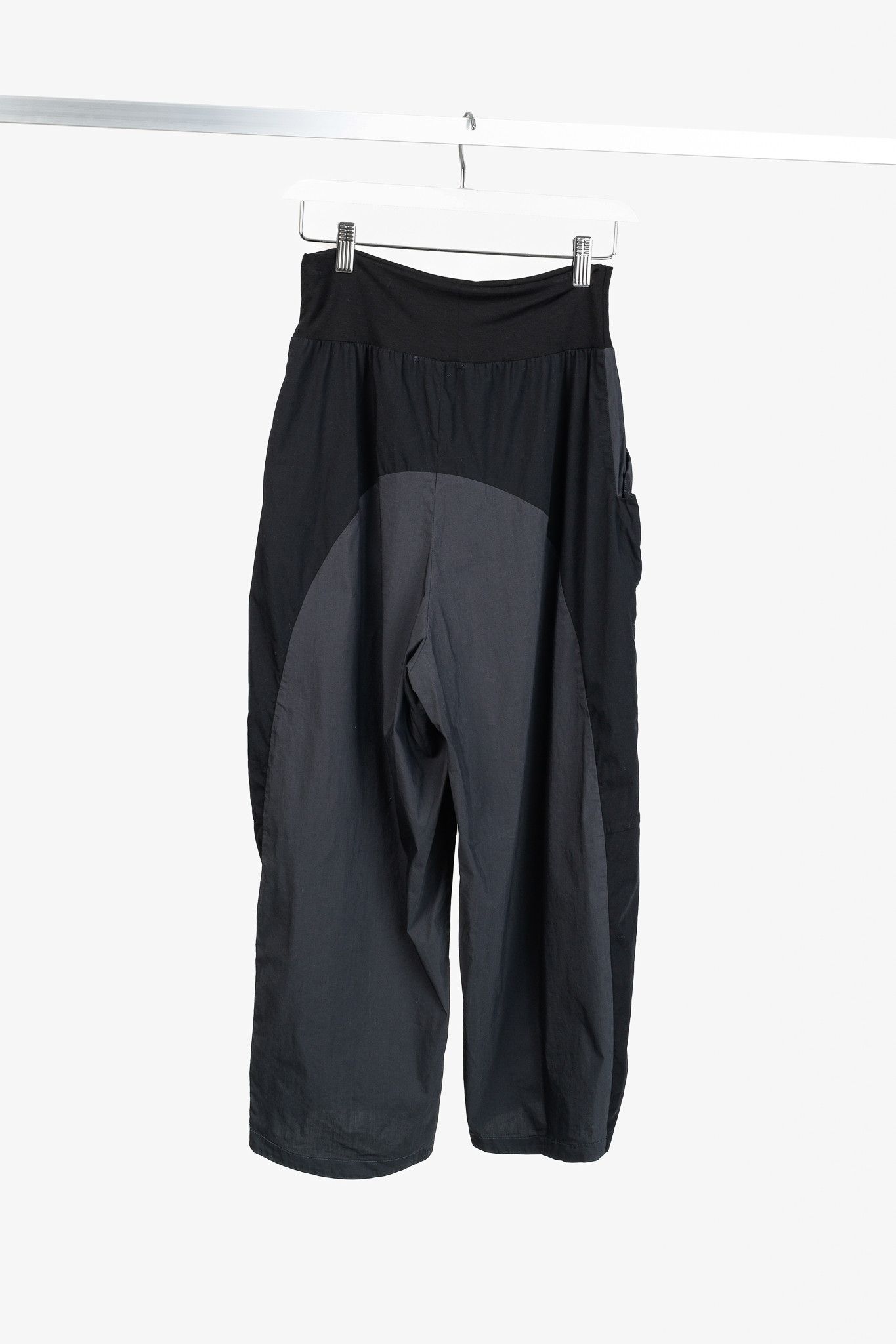 Other Art Point Grey & Black Cotton Patchwork Cropped Pants Size 25" / US 0 / IT 36 - 2 Thumbnail
