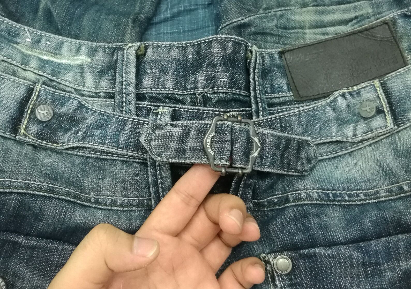 Japanese Brand Vintage Japanese Benzini Multi Pocket Buckle Back Jeans Size US 32 / EU 48 - 13 Thumbnail