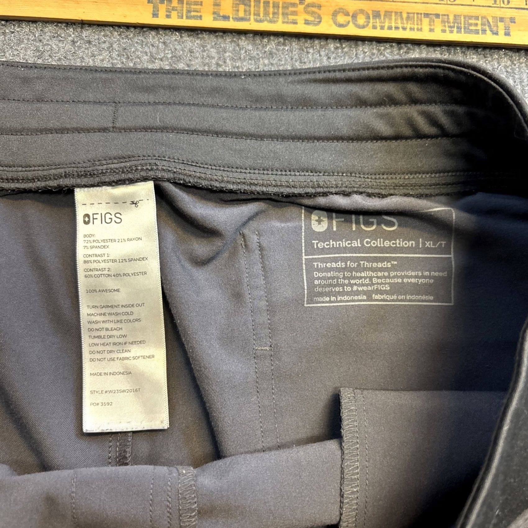 Vintage Figs Kade Cargo Scrub Pants Women XL T Grey Jogger Technical Collection Scrub Pants Women XL Grey FIGS Size 40" / US 18 - 4 Thumbnail
