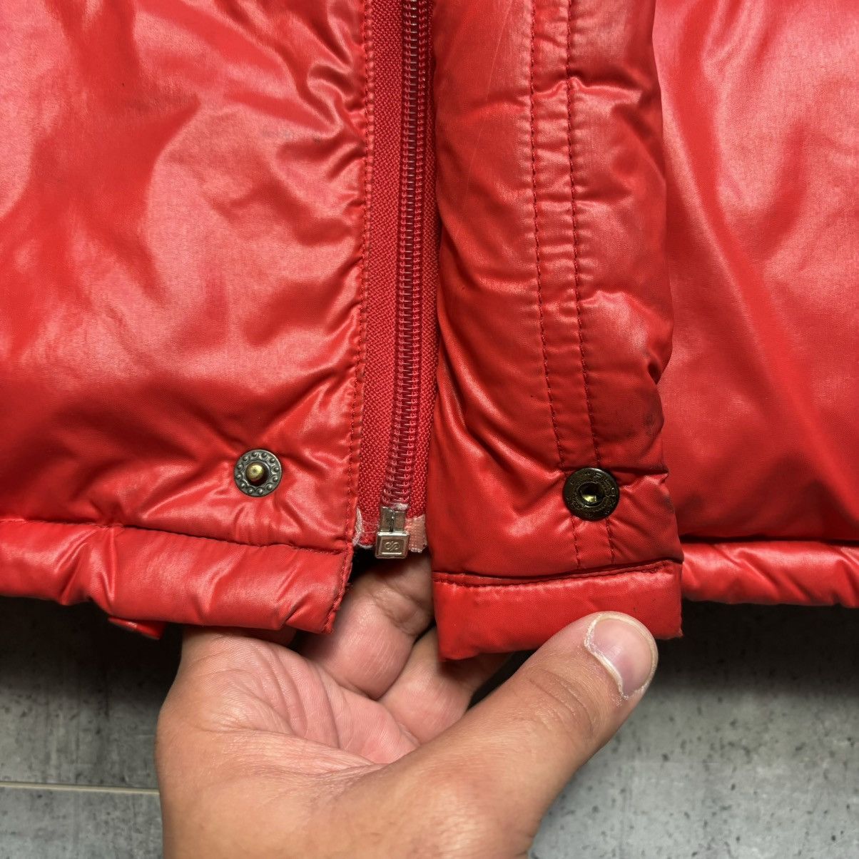 Moncler × Vintage Vintage 80’s Moncler Grenoble Red Puffer Down Jacket Size US M / EU 48-50 / 2 - 12 Thumbnail