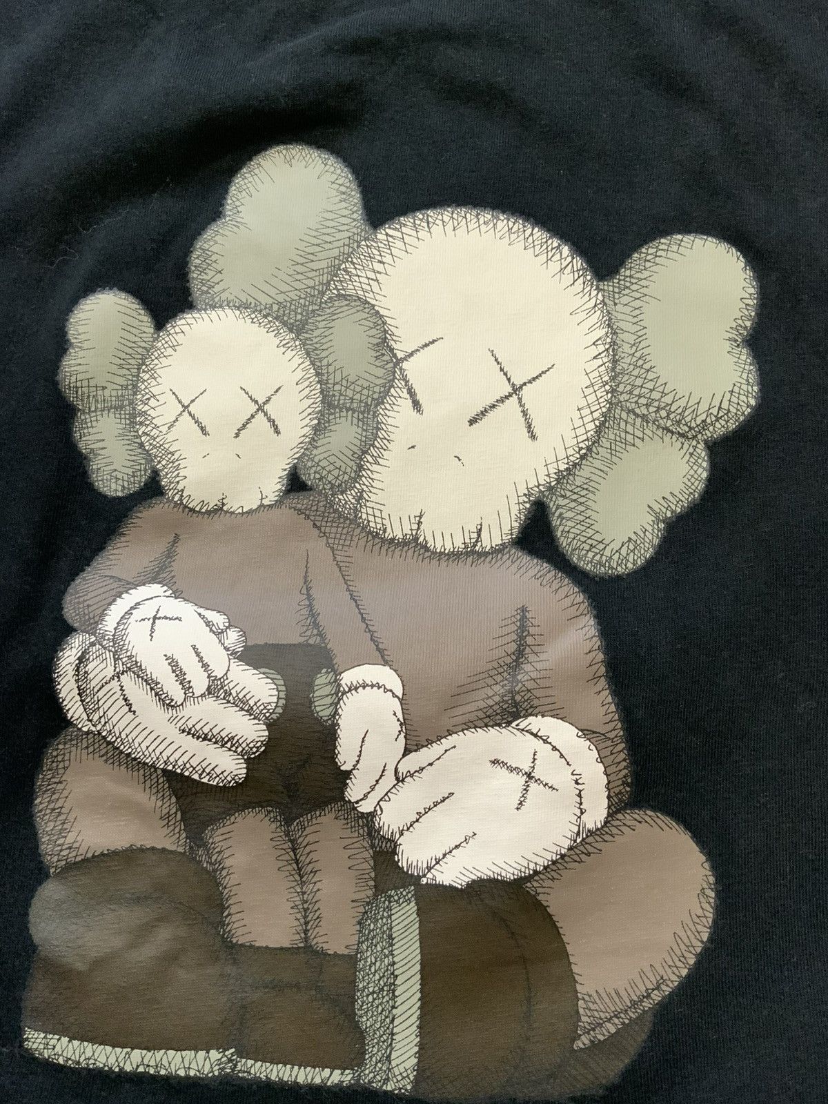 Kaws × Uniqlo Uniqlo UT X Kaws Companion Limited Edition Black S/S T-Shirt Size US L / EU 52-54 / 3 - 1 Thumbnail