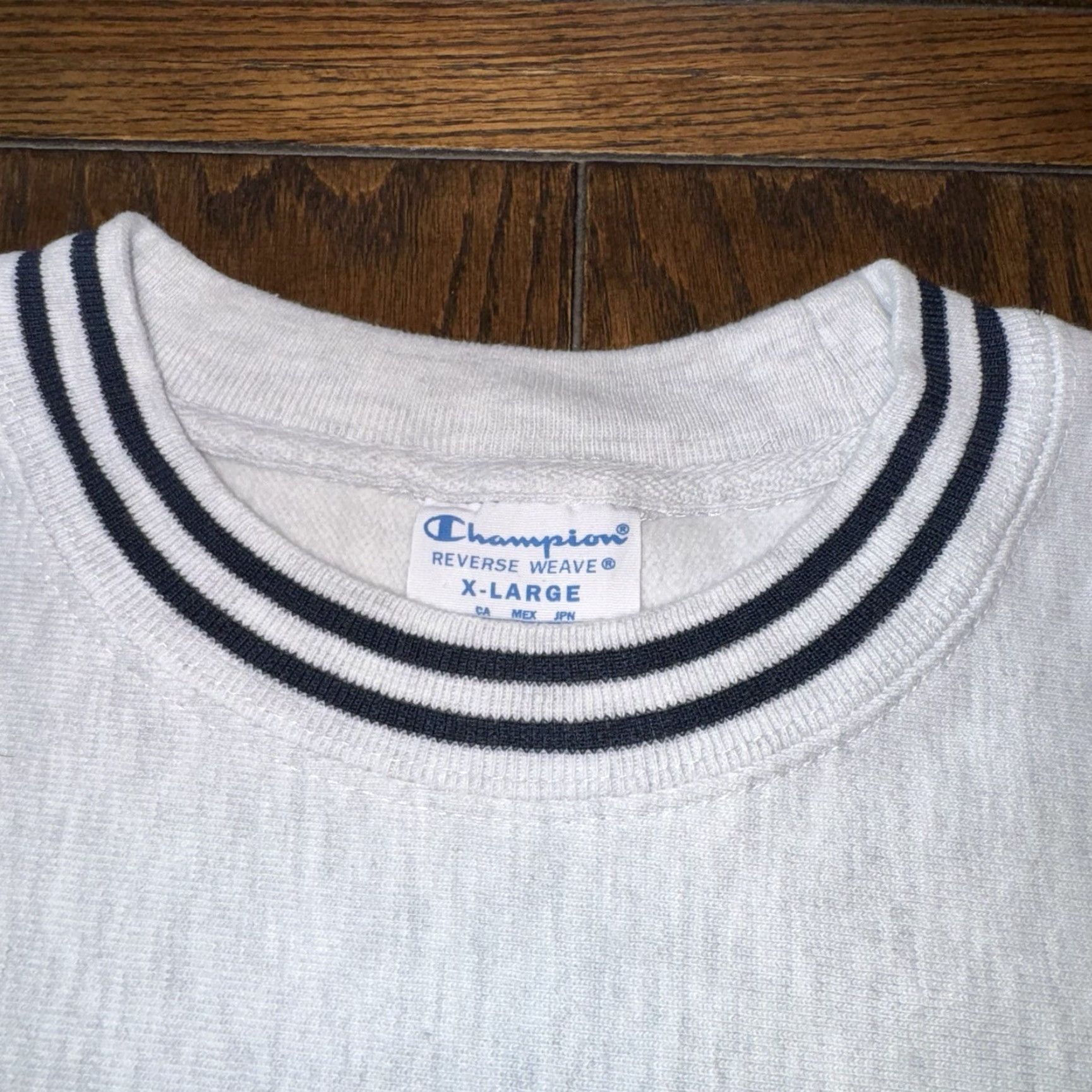 Champion VINTAGE Champion Reverse Weave Crew Neck Sweatshirt XL Michigan Wolverines Size XL Gray Mens Logo Football University College Reversible Sweatshirt Size US XL / EU 56 / 4 - 4 Thumbnail