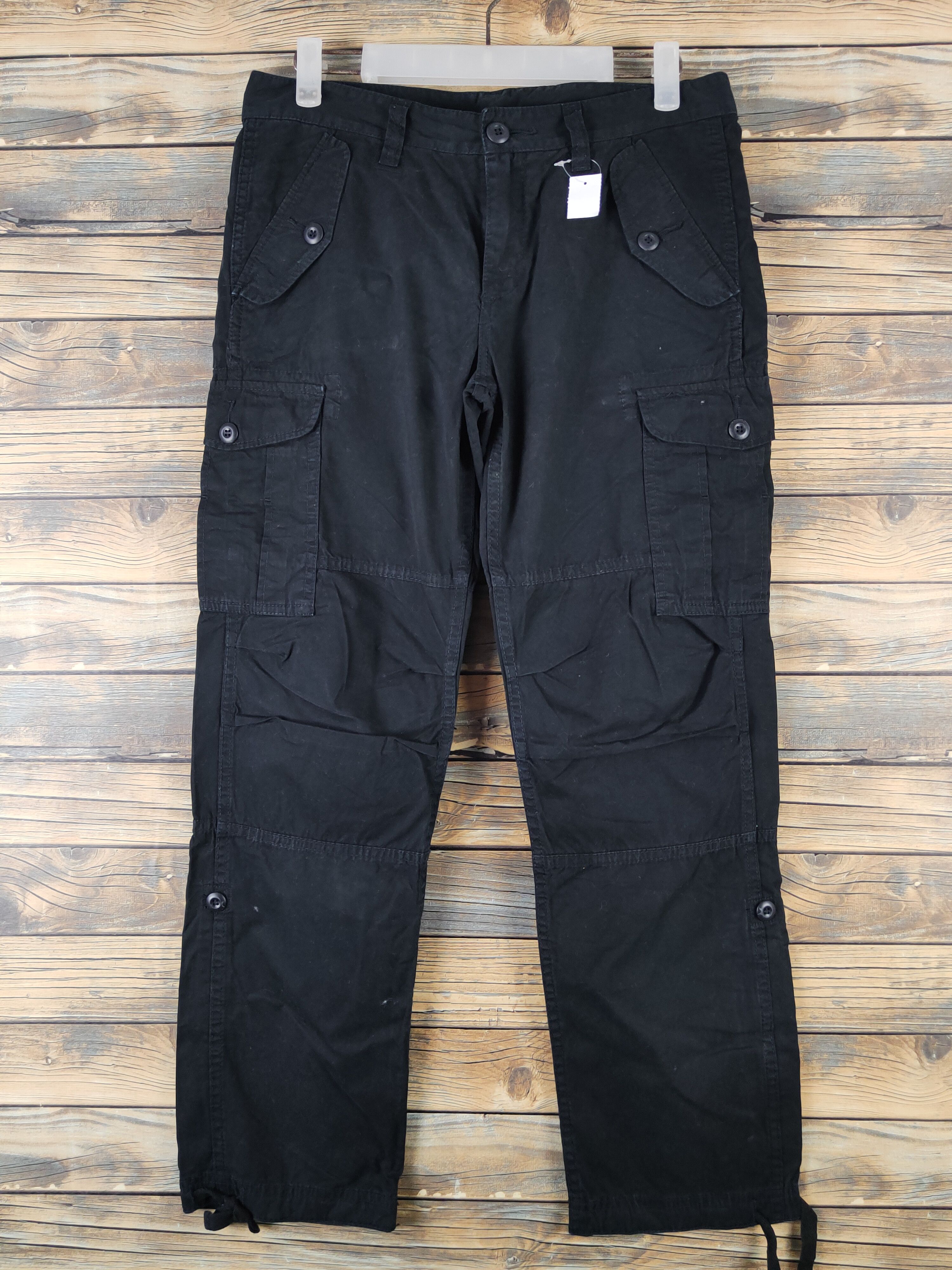 Uniqlo DL Uniqlo Black Multipocket Tactical Cargo Pants #1141 Size US 31 - 1 Thumbnail