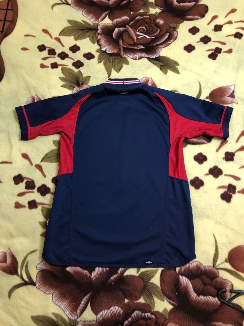 Umbro England football shirt 2002-2004 Double Sided Jersey Umbro Size US XS / EU 42 / 0 - 12 Thumbnail