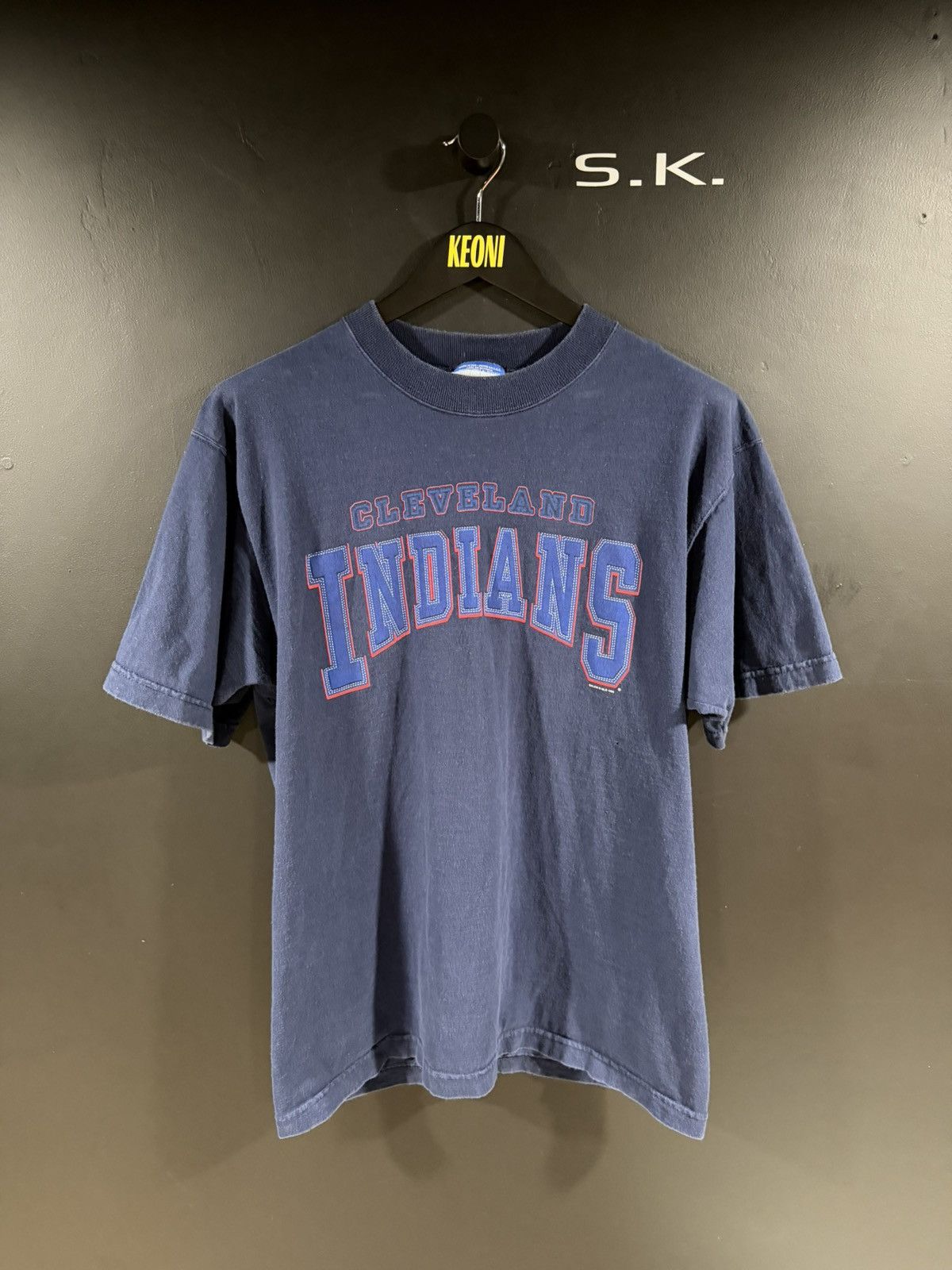Vintage 1996 Vintage Cleveland Indians Faded MLB Sports Tee L Size US L / EU 52-54 / 3 - 1 Thumbnail