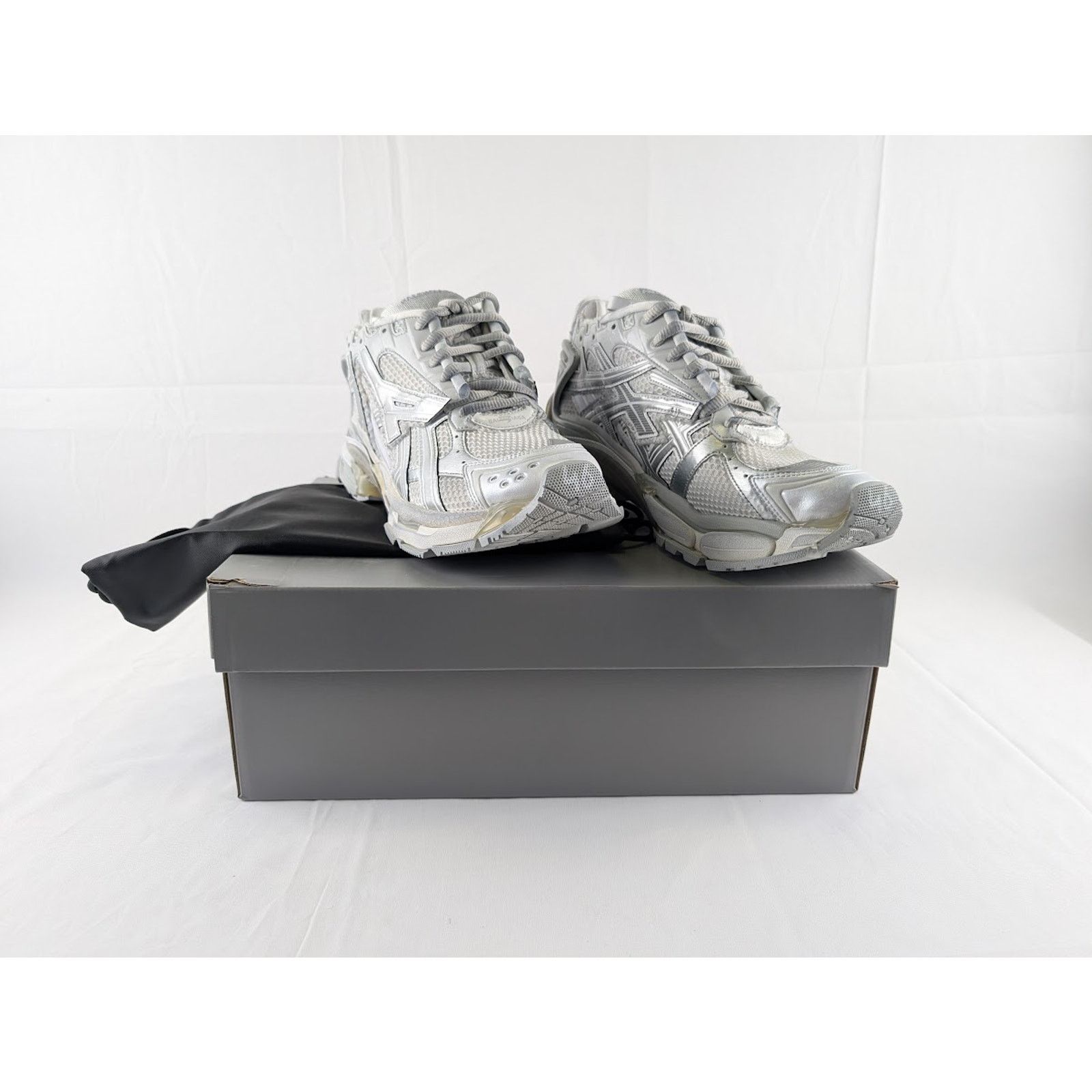 Balenciaga o1rshd1 Upper Mesh Rubber Metallic Runner in Silver/Grey Size US 12 / EU 45 - 14 Thumbnail