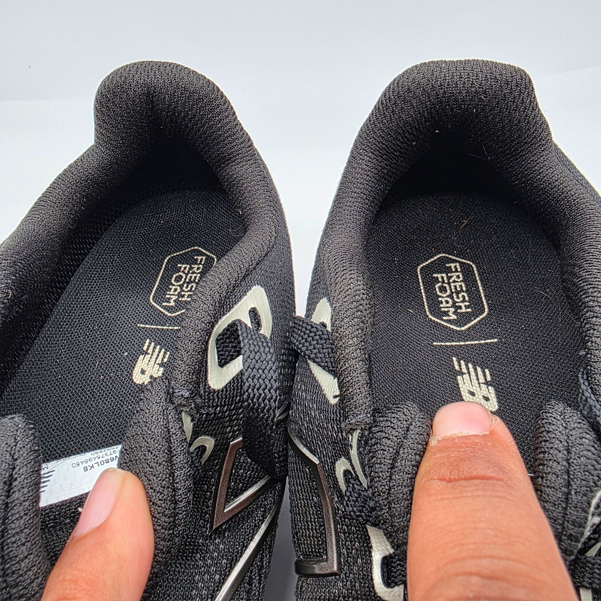 New Balance New Balance Fresh Foam 680v8 Womens Size 8 Black Athletic Sh Size US 8 / IT 38 - 9 Thumbnail