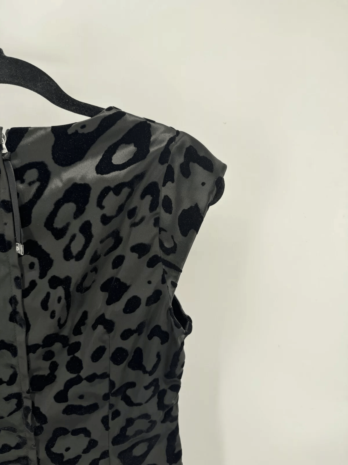 Dolce & Gabbana Dolce & Gabbana Animal Print Midi Length Dress Size: M US8 Size M / US 6-8 / IT 42-44 - 9 Thumbnail
