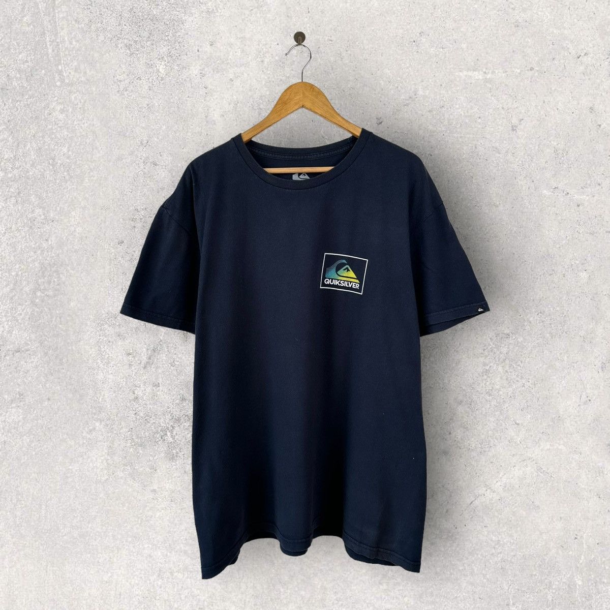 Quiksilver Vintage QUIKSILVER Surf Big Logo T Shirt Size US XL / EU 56 / 4 - 1 Thumbnail