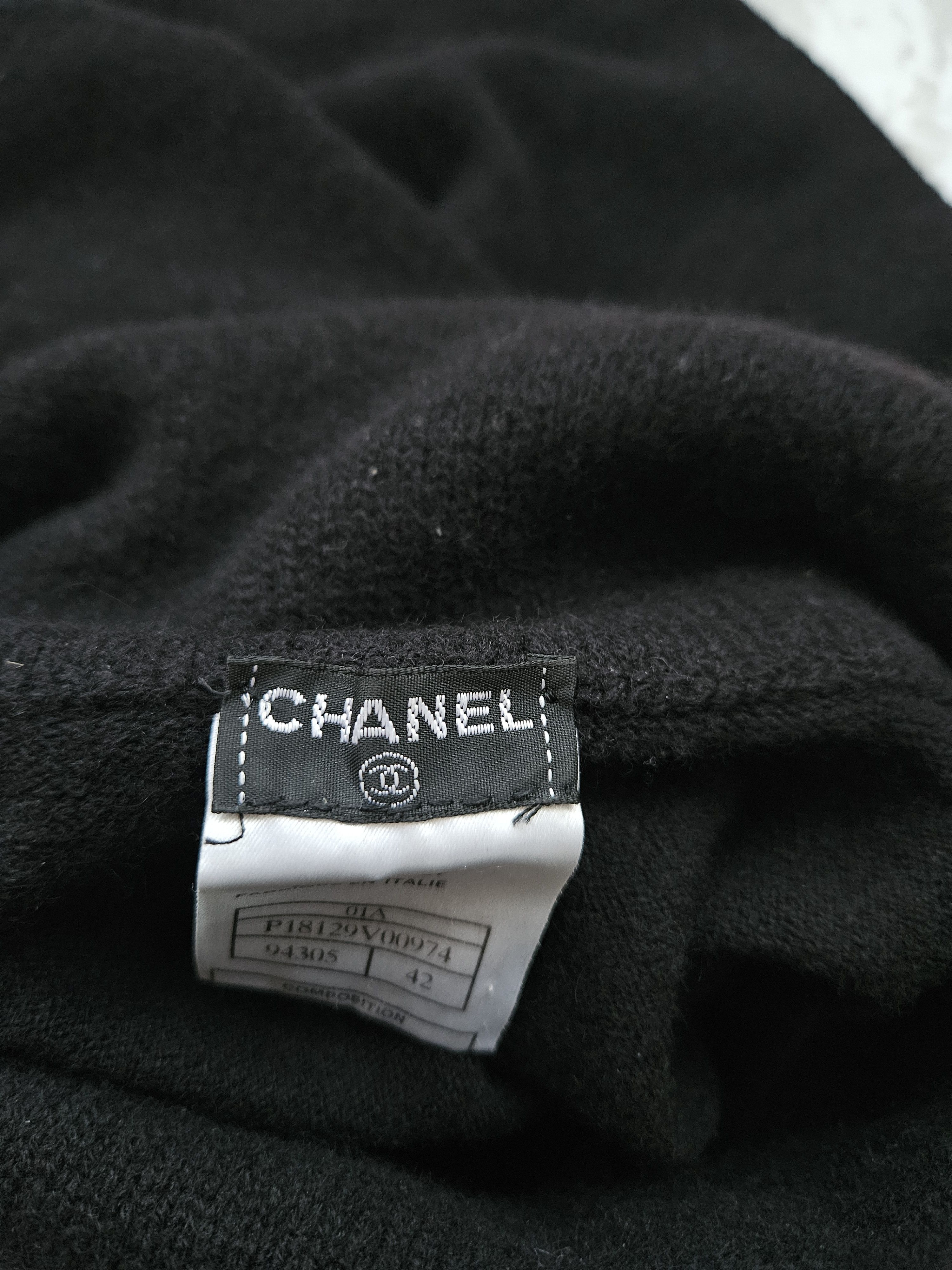 Chanel AW2001 Chanel logo plate cashmere blend turtleneck Size M / US 6-8 / IT 42-44 - 12 Thumbnail