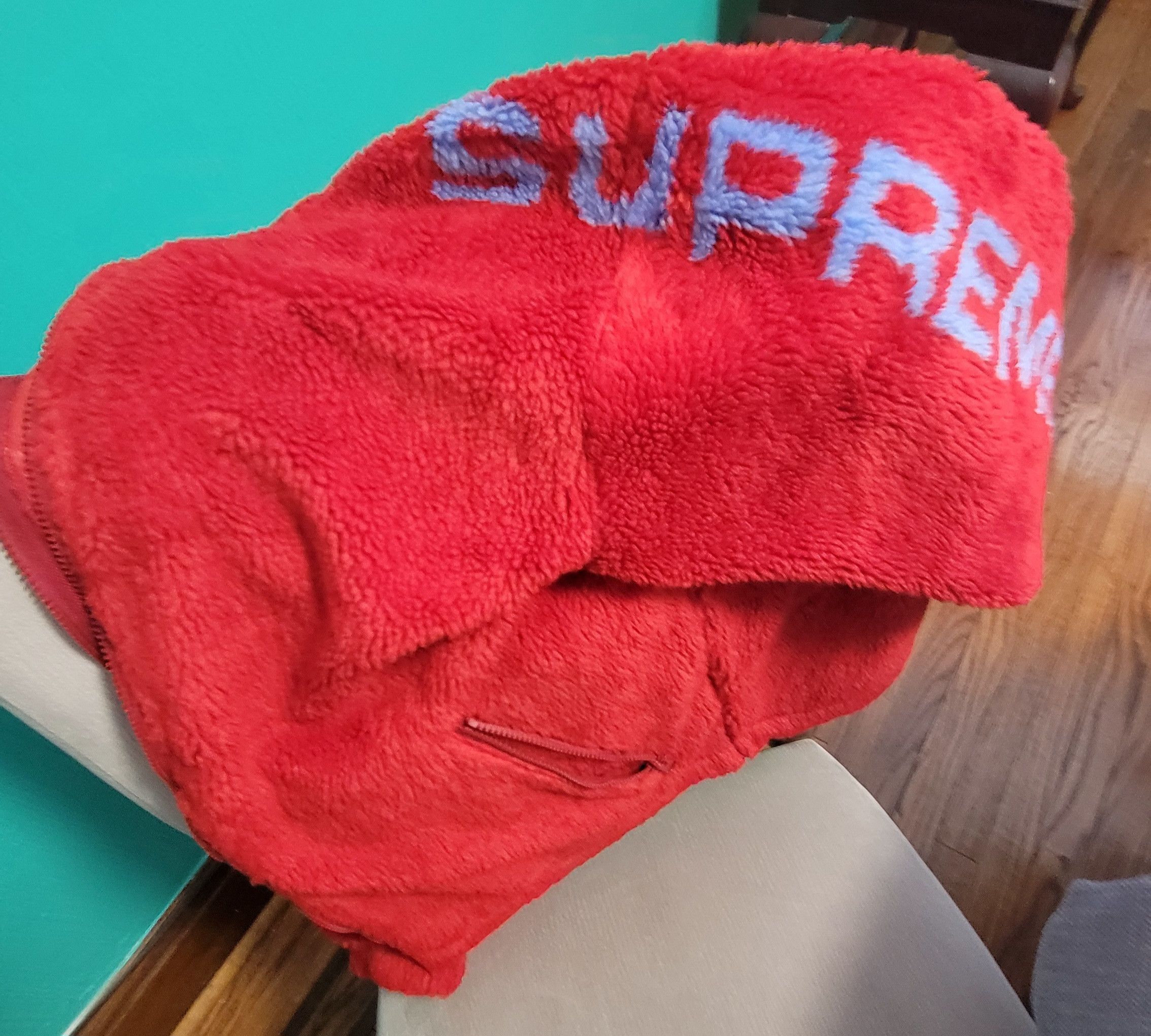 Supreme AUTHENTIC SUPREME SHOULDER LOGO RED FLEECE JACKET SZ MEDIUM Size US M / EU 48-50 / 2 - 4 Thumbnail