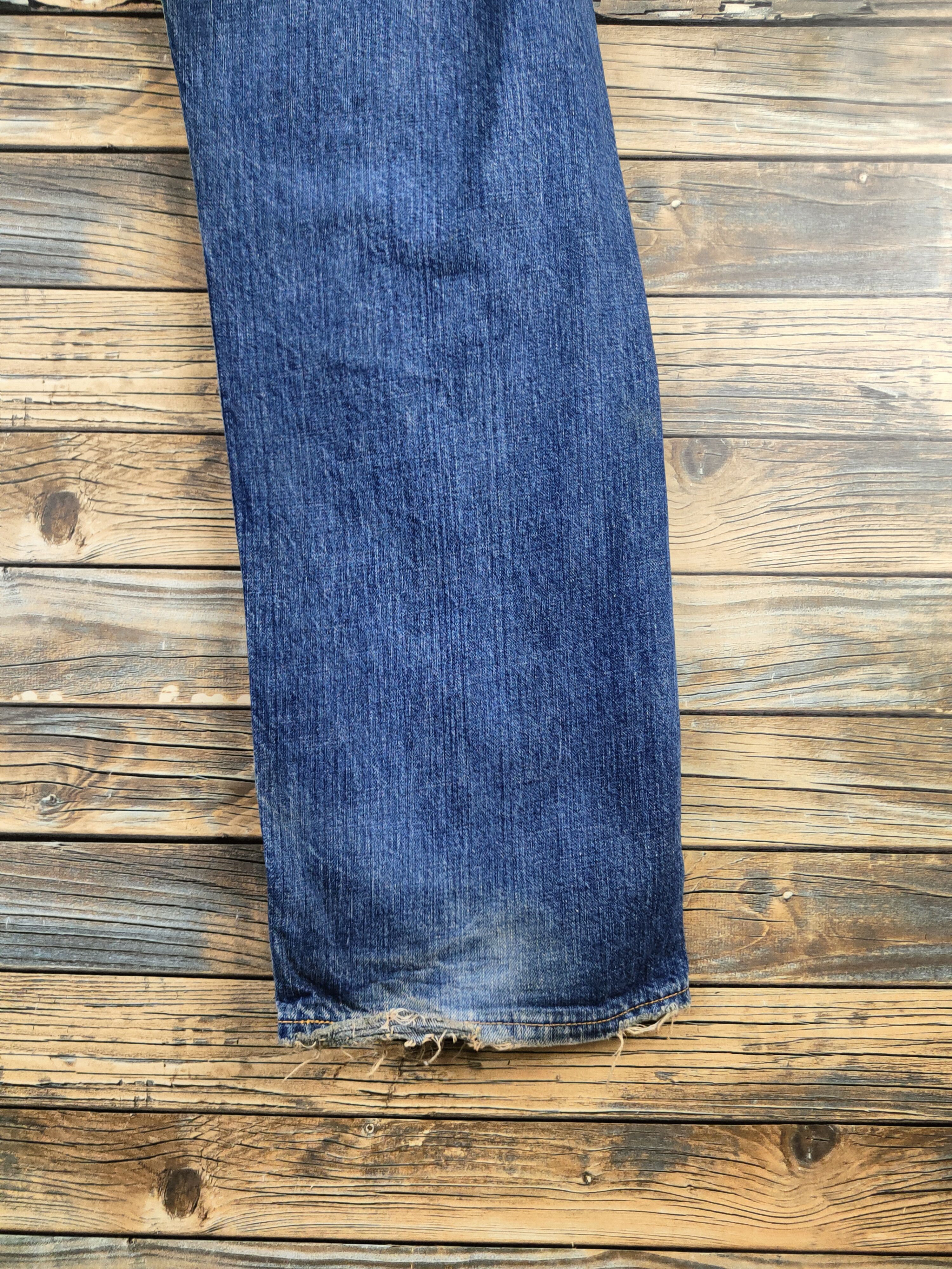 Levi's 501 Levi's Blue Distressed Ripped denim Jeans #S2834 Size US 33 - 12 Thumbnail