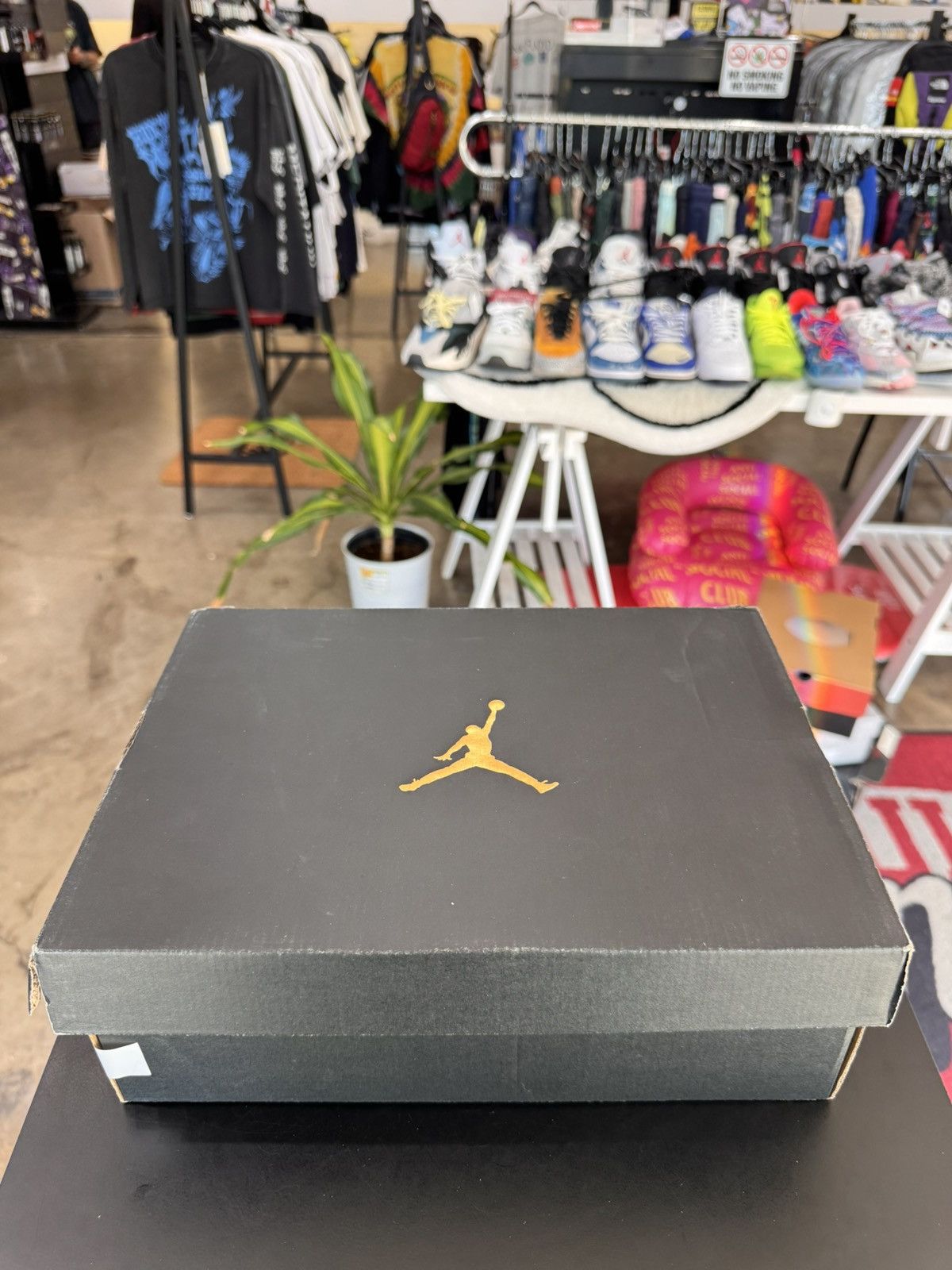 Jordan Brand Air Jordan 12 Playoffs Size 7Y (2022) Size US 7 / EU 40 - 13 Thumbnail
