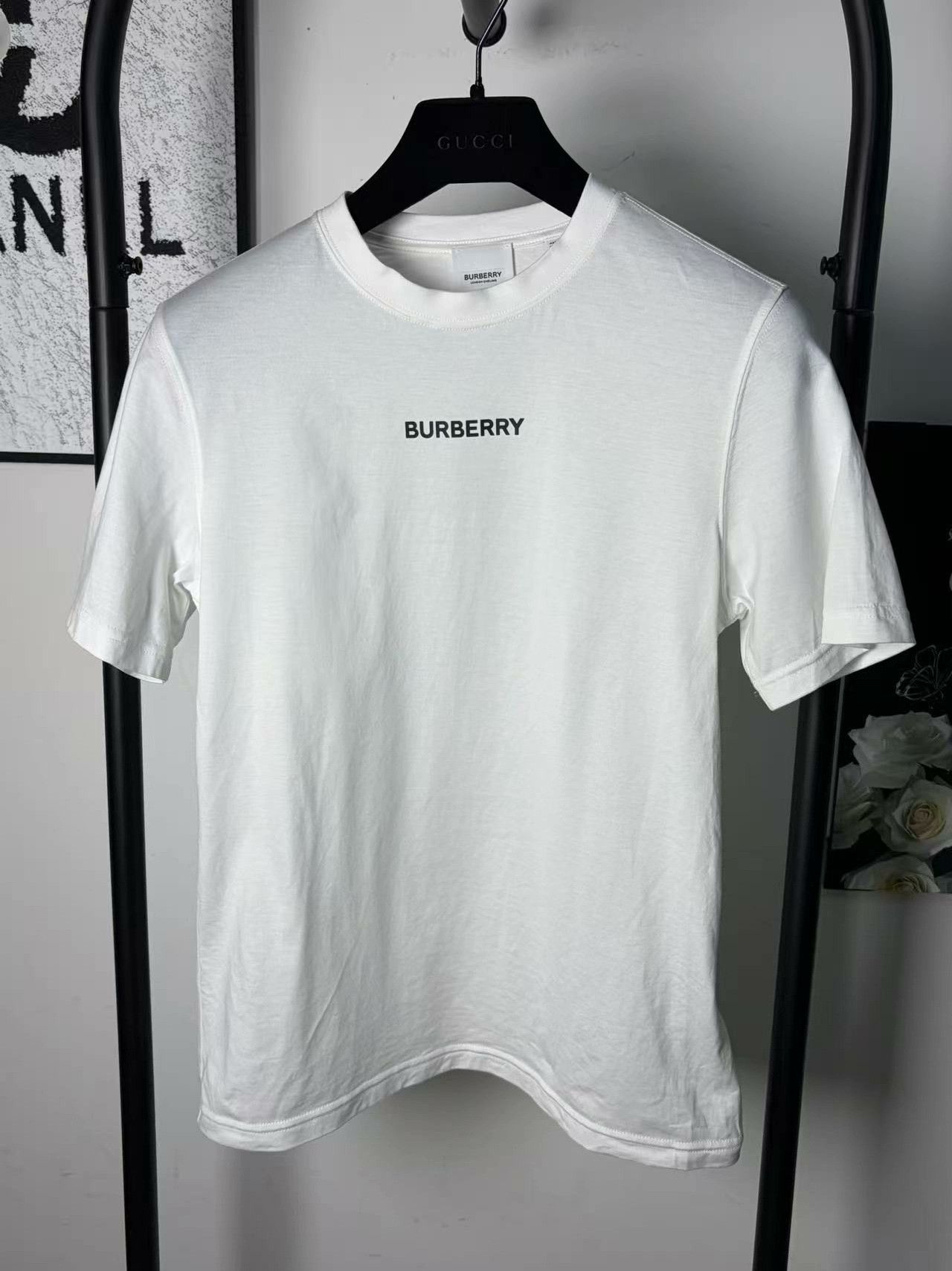 Burberry Burberry Retro White T-Shirt s Men Size US S / EU 44-46 / 1 - 1 Thumbnail
