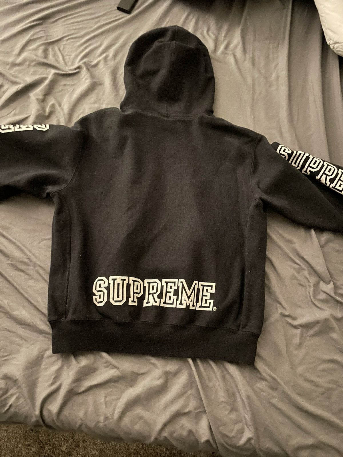 Supreme Supreme Collegiate Sleeve Hooded Sweatshirt Size US S / EU 44-46 / 1 - 1 Thumbnail