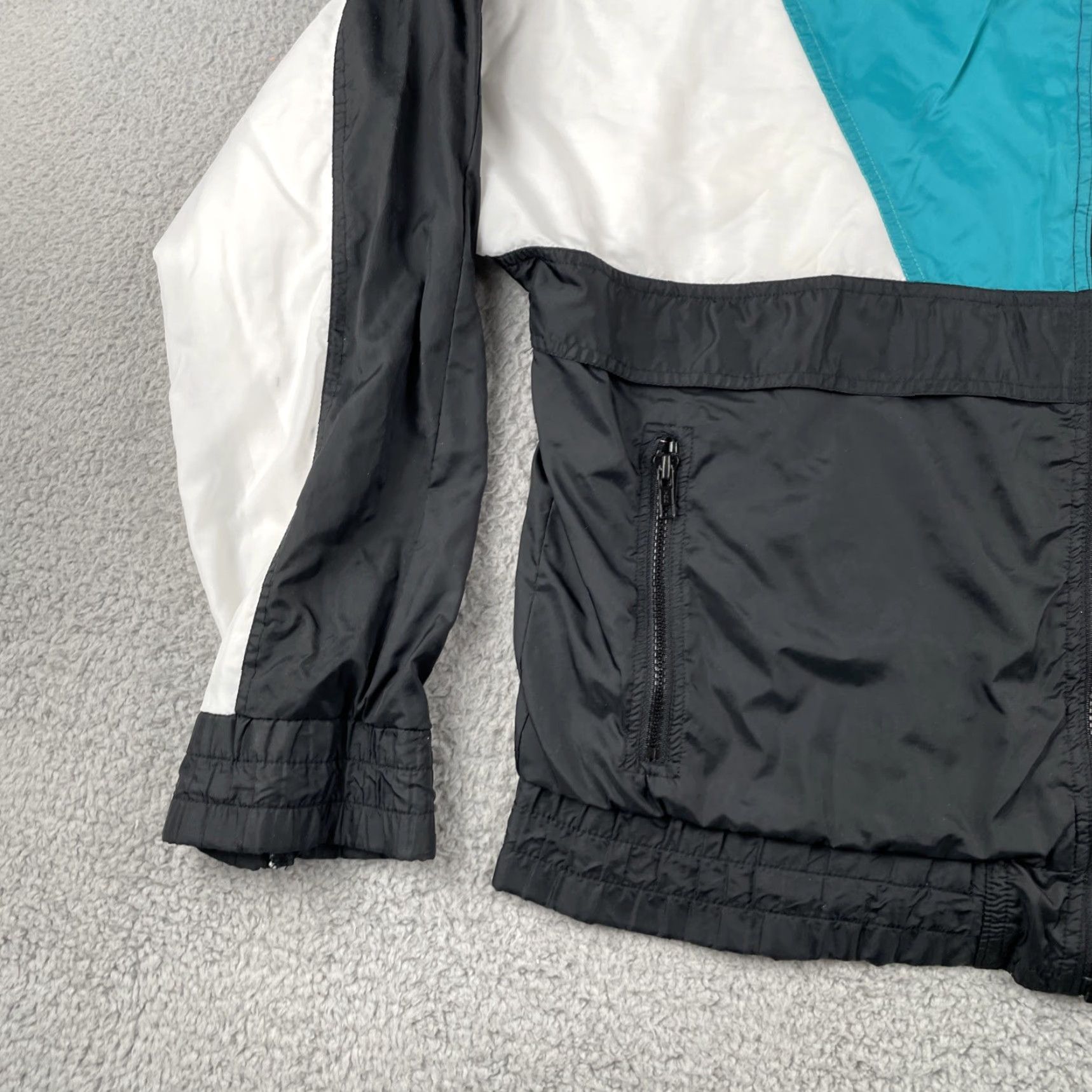 Nike VINTAGE Nike Windbreaker Jacket M Zip Black Turquoise USA 80s EUC Baseball Casual Mens Windbreaker Jacket Size US M / EU 48-50 / 2 - 7 Thumbnail