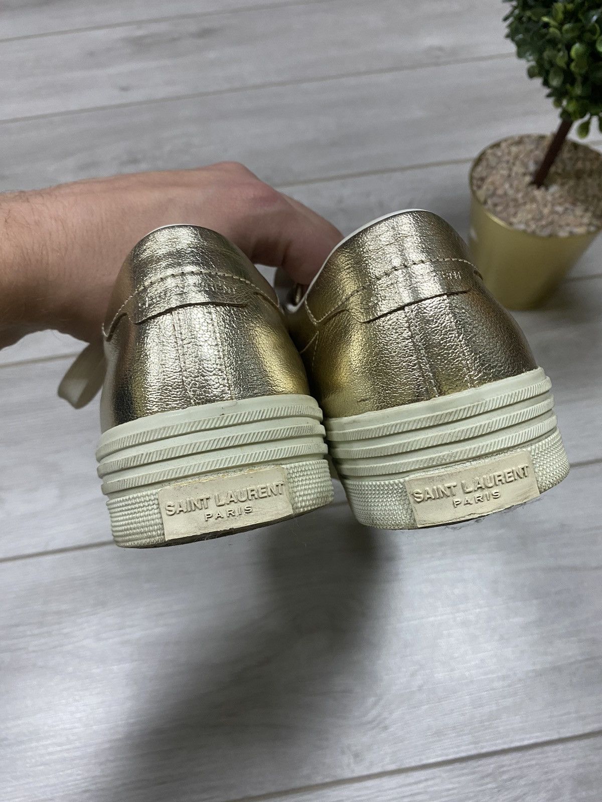 Saint Laurent Paris Saint Laurent Paris metallic platinum court leather sneakers Size US 10 / IT 40 - 7 Thumbnail