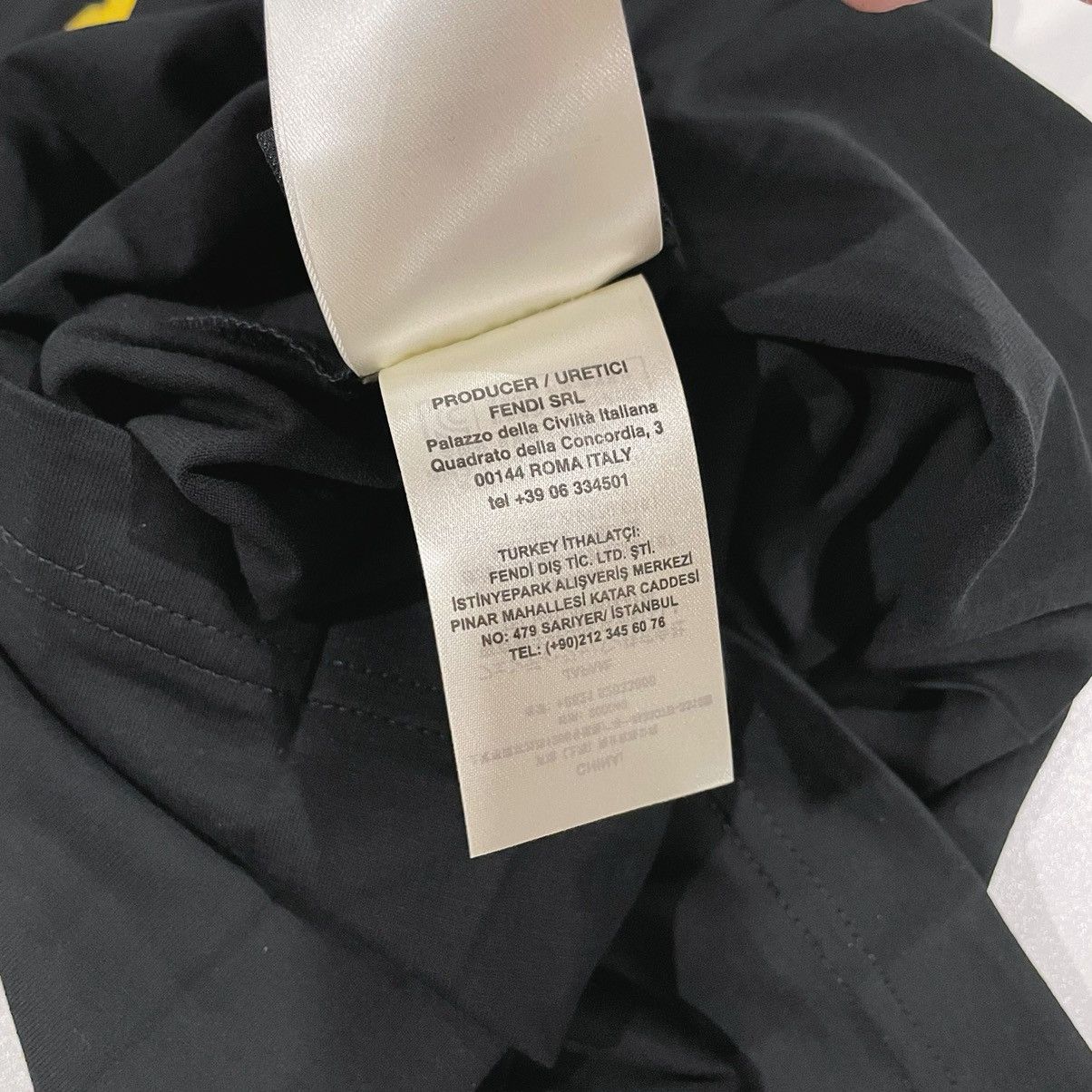 Fendi Fendi black T-shirt shearling lightbulb JE tee Size US S / EU 44-46 / 1 - 9 Thumbnail