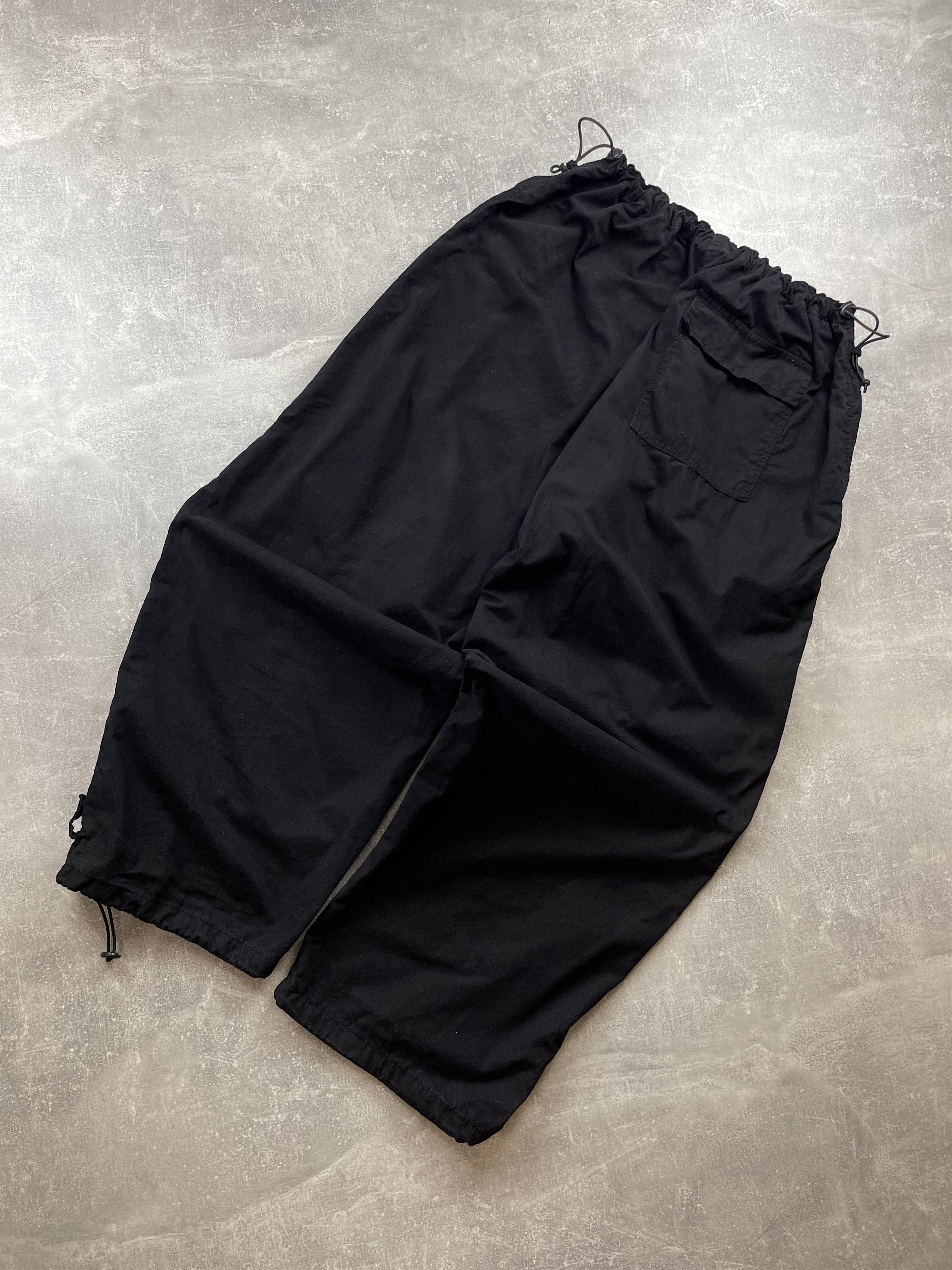 Japanese Brand Black cotton gorpcore wide parachute pants drawstring Size US 32 / EU 48 - 1 Thumbnail