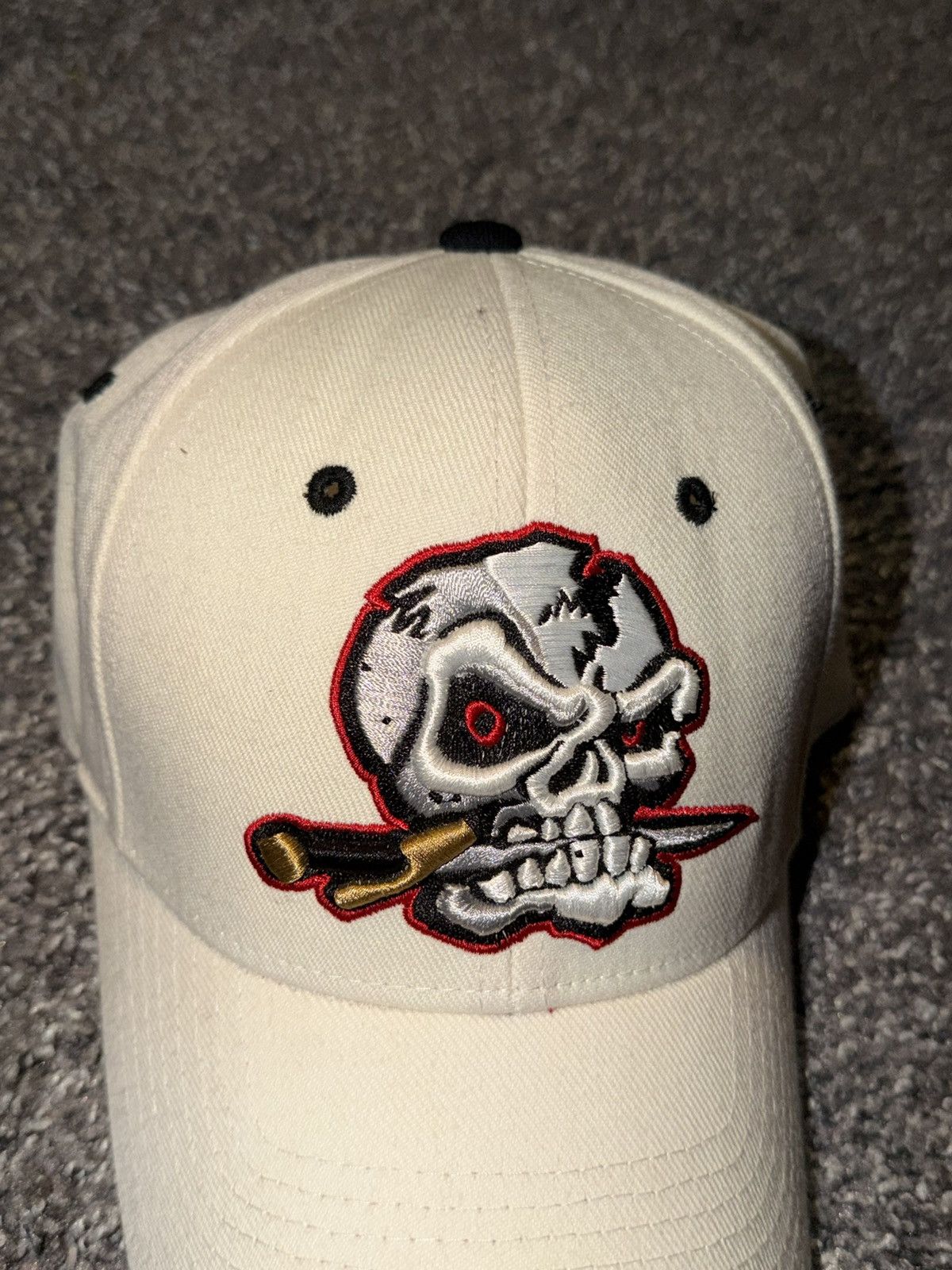 Zephyr Zephyr Never Dead Skull Pirate Hat Size Youth 6,3/4 Used PO Size ONE SIZE - 5 Thumbnail