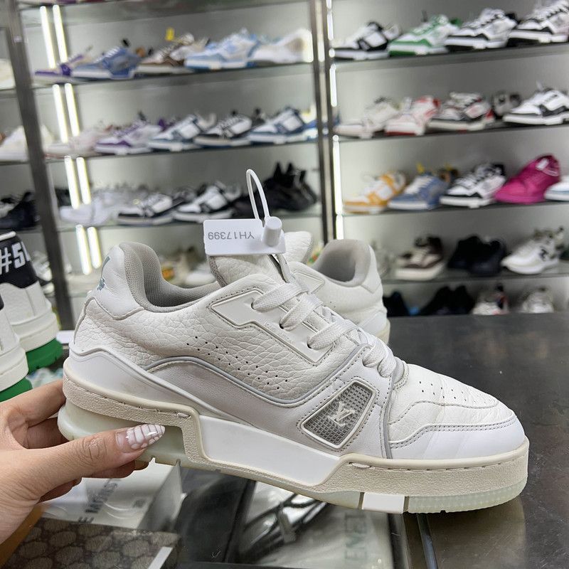 Louis Vuitton Louis Vuitton Women's Leather Trainer Sneakers -2508 Size US 6 / IT 36 - 7 Thumbnail