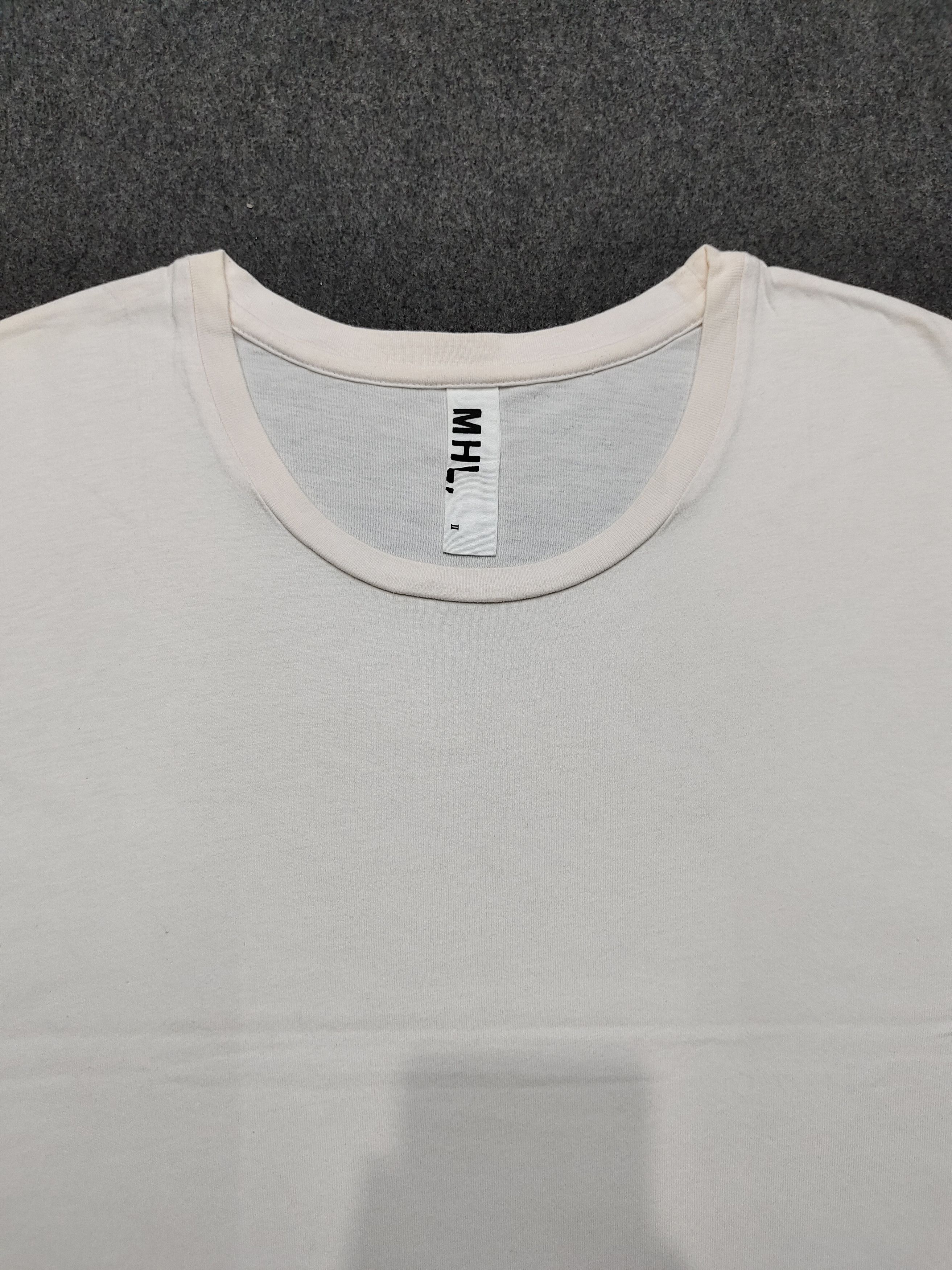 Margaret Howell 🇬🇧 Margaret Howell 🇬🇧 Unfinished Sleeve Plain Tshirt Size L / US 10 / IT 46 - 2 Thumbnail