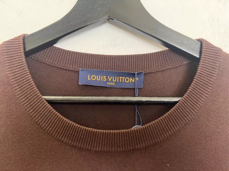 Louis Vuitton Louis Vuitton Hard case small flower knit short sleeve Size US XL / EU 56 / 4 - 4 Thumbnail
