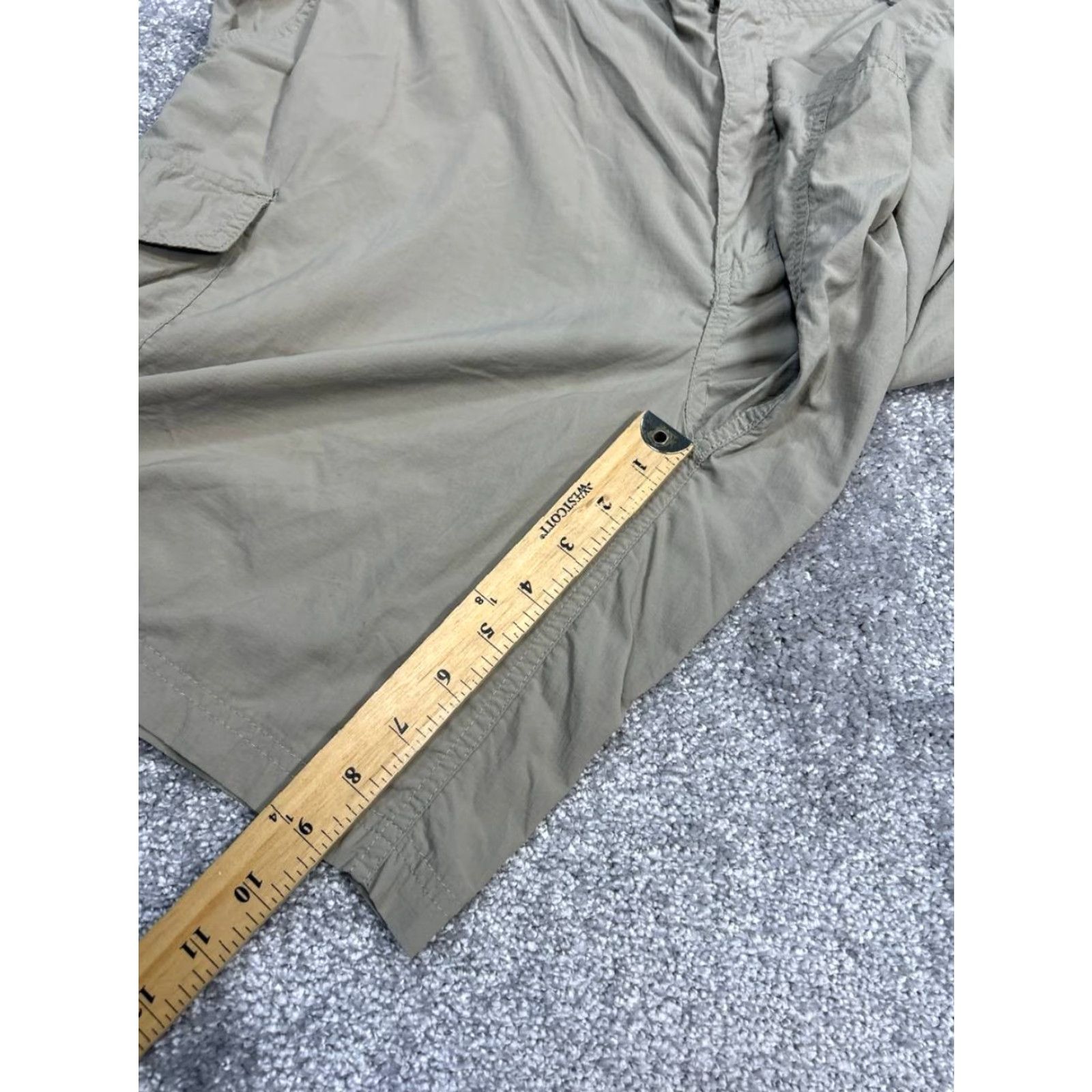 Vintage Columbia Cargo Shorts Mens 40 Khaki Beige Lightweight Ripstop 9" Nylon Polyester Casual Workwear Travel Outdoor American Mens Size US 40 / EU 56 - 4 Thumbnail
