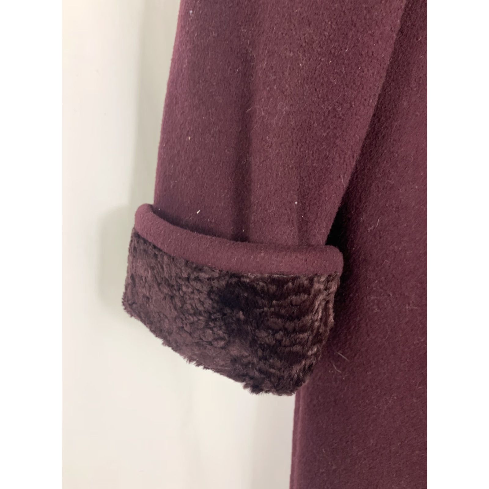 Velvet VINTAGE Alorna Coat Eveningwear Wool 12P Petite 1980s Purple Long Velvet Trim Duster Ladies Size XL / US 12-14 / IT 48-50 - 4 Thumbnail