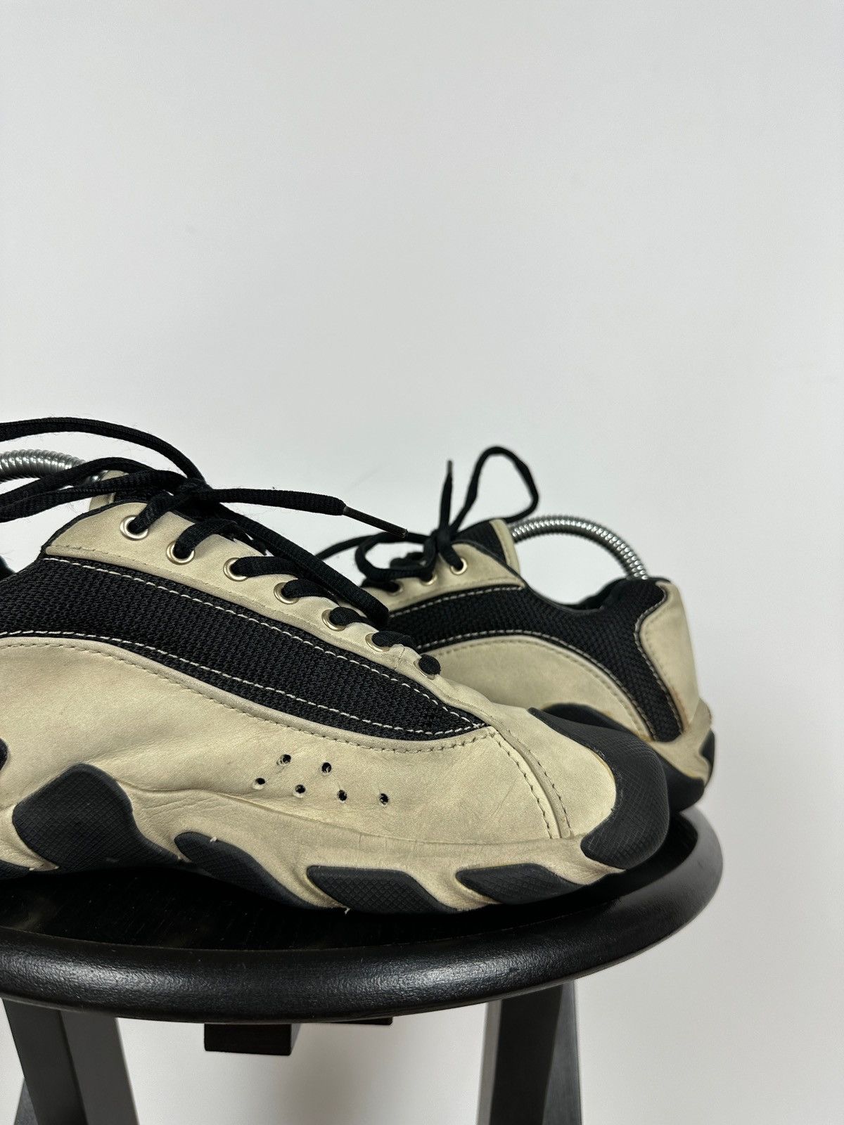 Oakley 00s Vintage Oakley Beige/Black Leather Low Top Sneakers Size US 6.5 / EU 39-40 - 18 Thumbnail