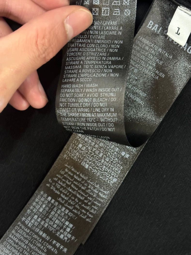 Balenciaga Balenciaga Block the waves logo Size US S / EU 44-46 / 1 - 3 Thumbnail