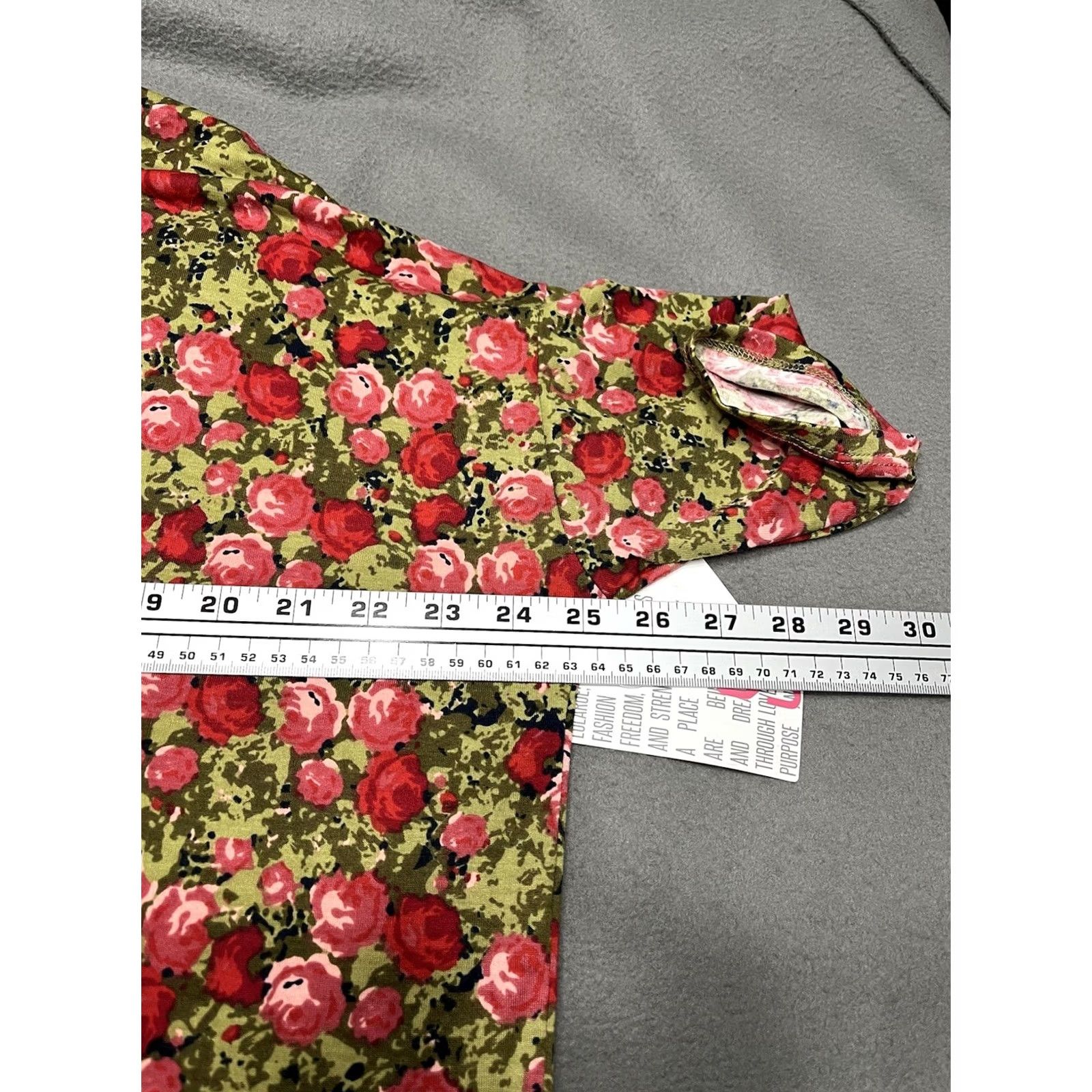 Vintage LuLaRoe Tunic Irma Red Green Rose Print NWT Size S Small Green Floral All Seasons Womens Shirt T Size S / US 4 / IT 40 - 4 Thumbnail