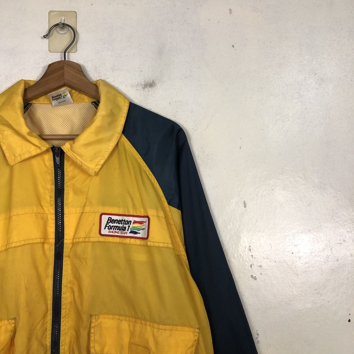 Benetton 📌Vintage Bomber Jacket Benetton Formula 1 Racing Team Logo Size US M / EU 48-50 / 2 - 8 Thumbnail