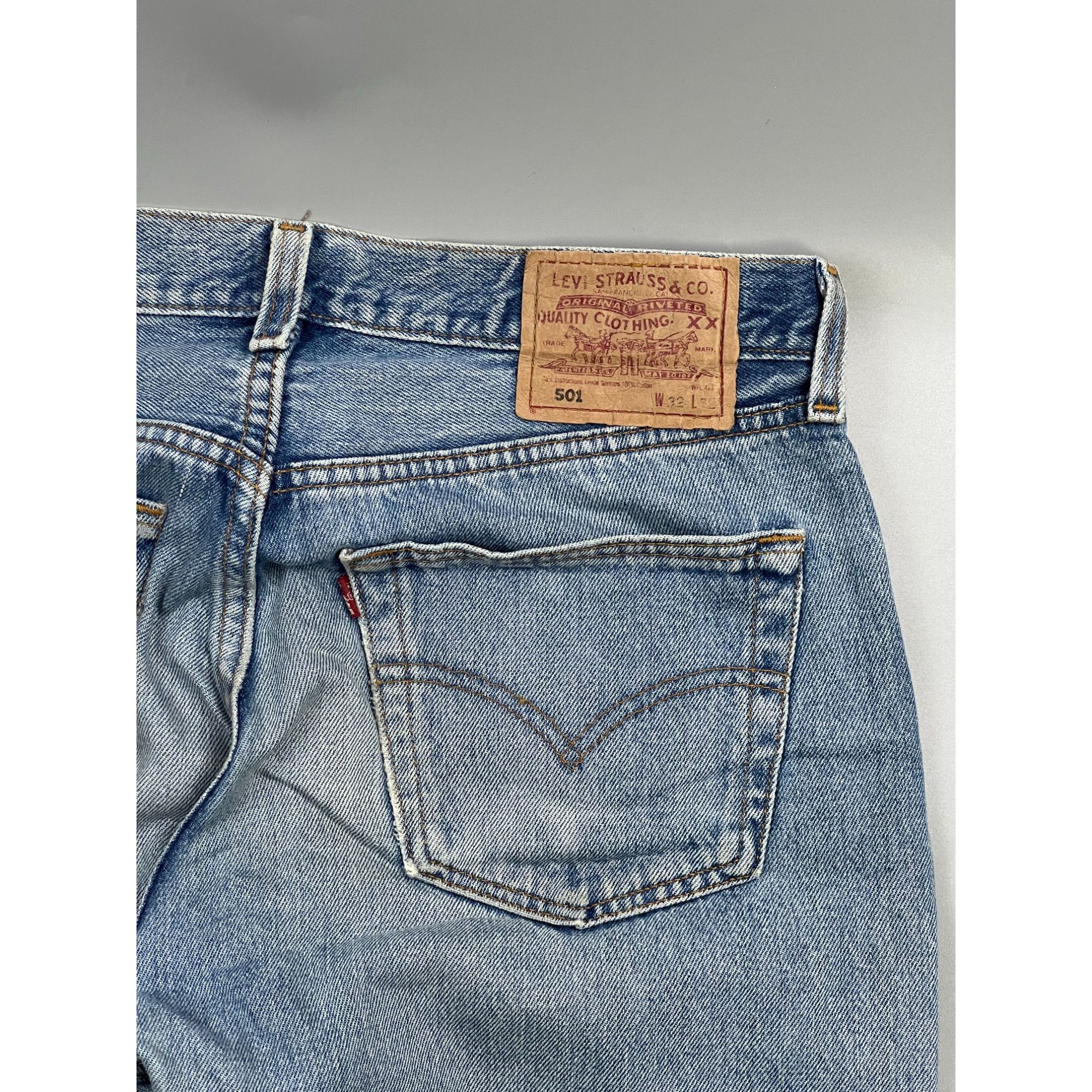Levi's Levi’s 501 Made in USA Light Wash Denim Jeans Pants (Y0895) Size US 32 / EU 48 - 14 Thumbnail