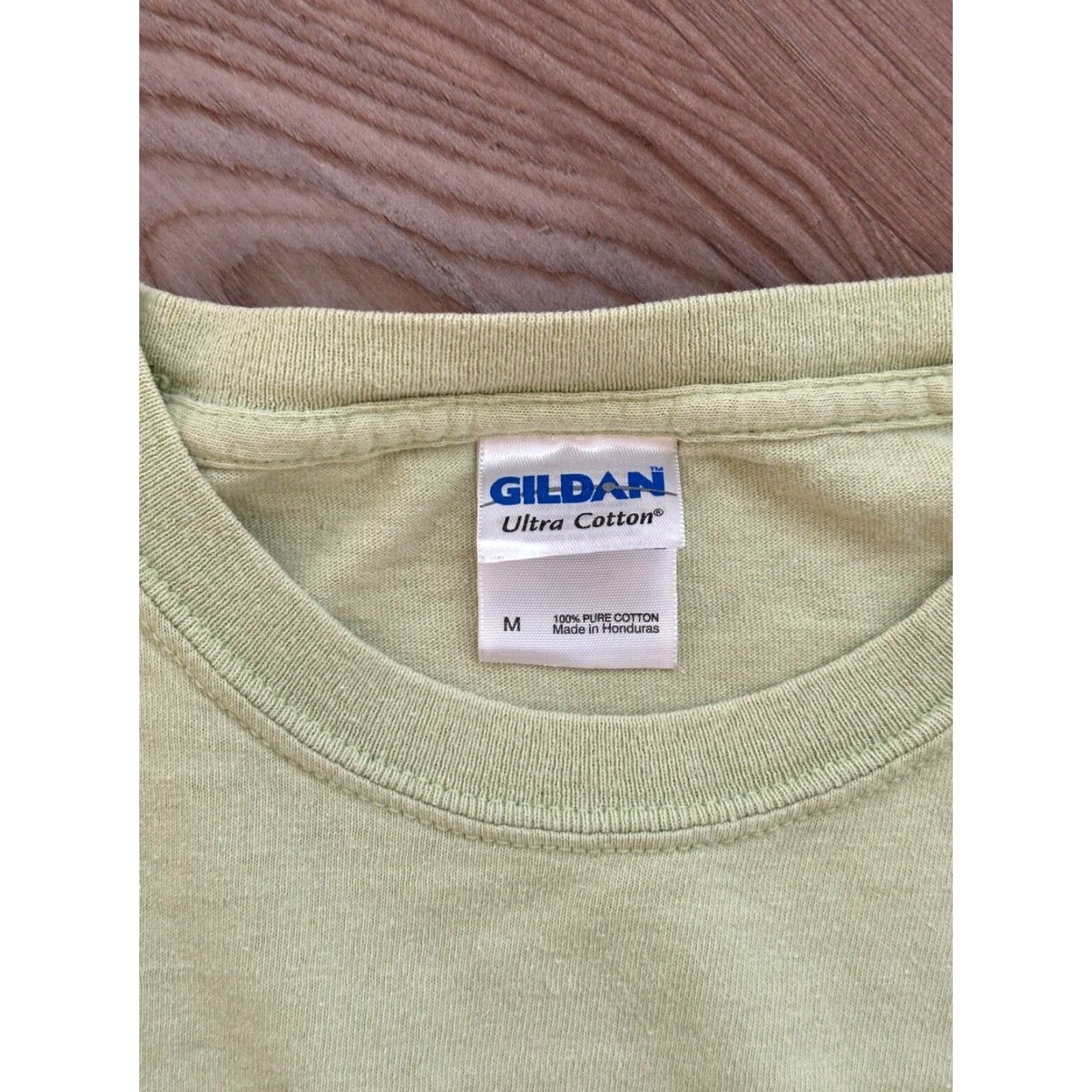 Gildan Gildan Beach Graphic T-Shirt Unisex Adult Medium Multicolor Mens Womens Size US M / EU 48-50 / 2 - 3 Thumbnail