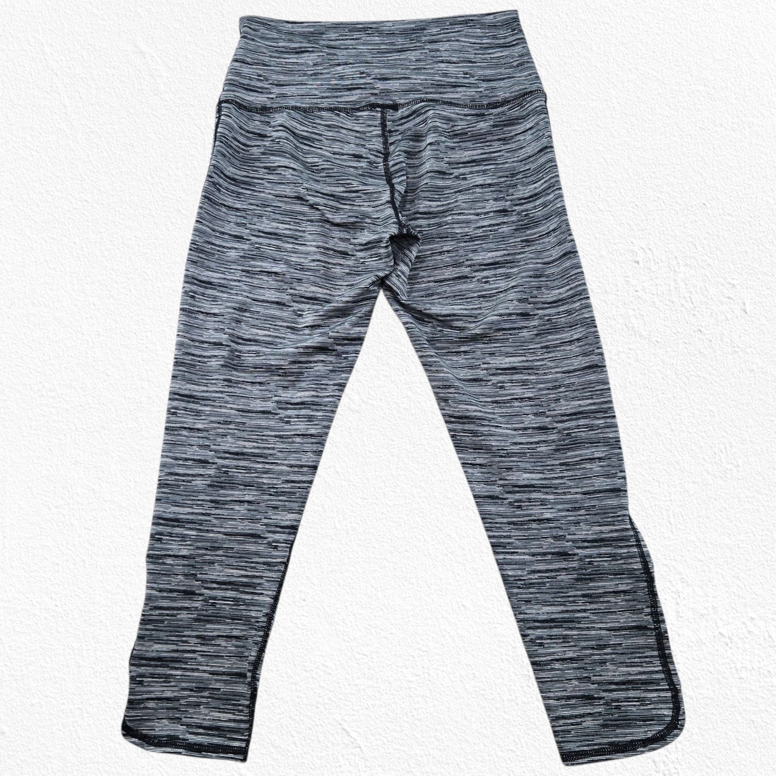 Other Aerie Gray Black Space Dye Cropped Leggings Size Medium Size 28" / US 6 / IT 42 - 9 Thumbnail