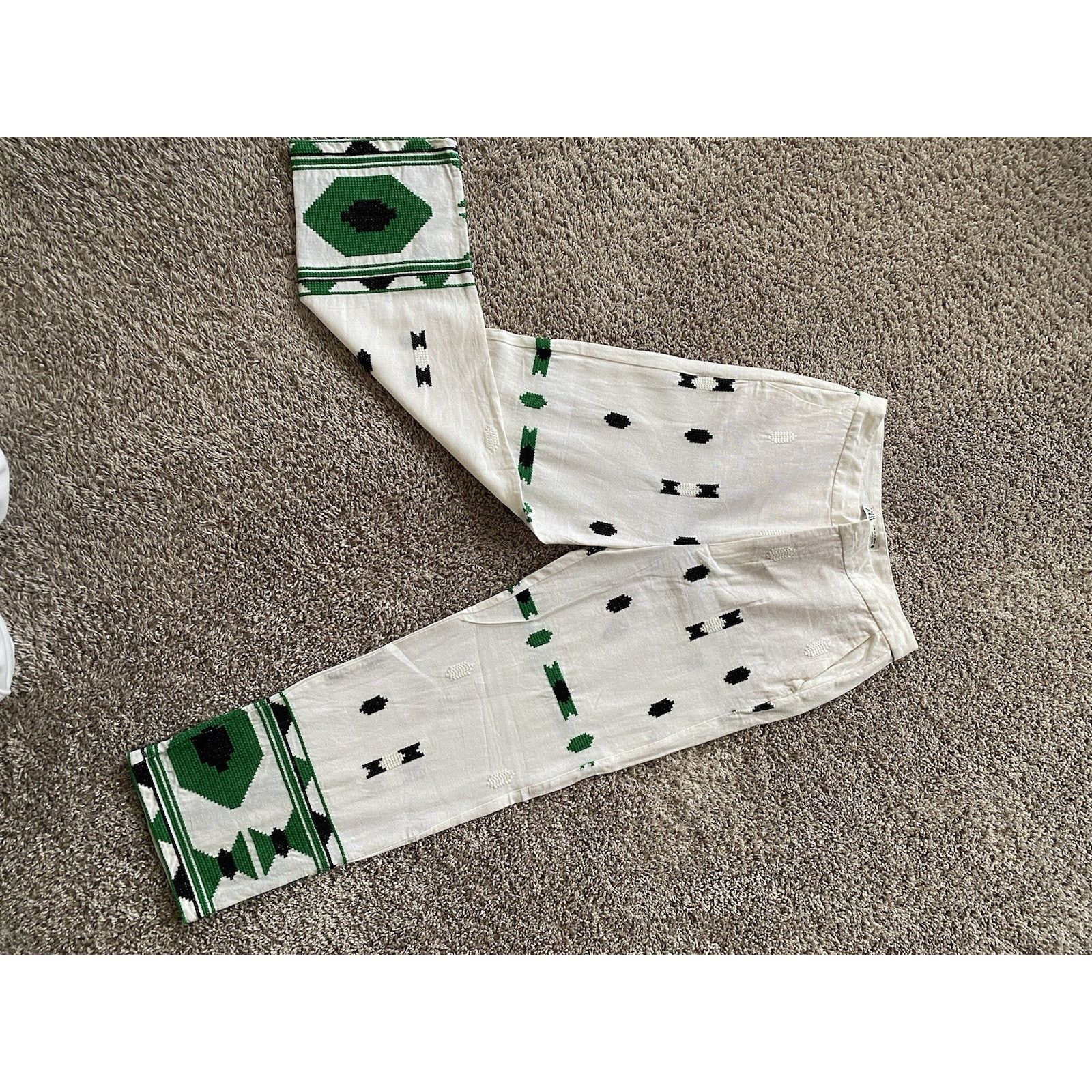 Zara Linen Pants From Zara w green embroidered Aztec Designs Size 28" / US 6 / IT 42 - 2 Thumbnail