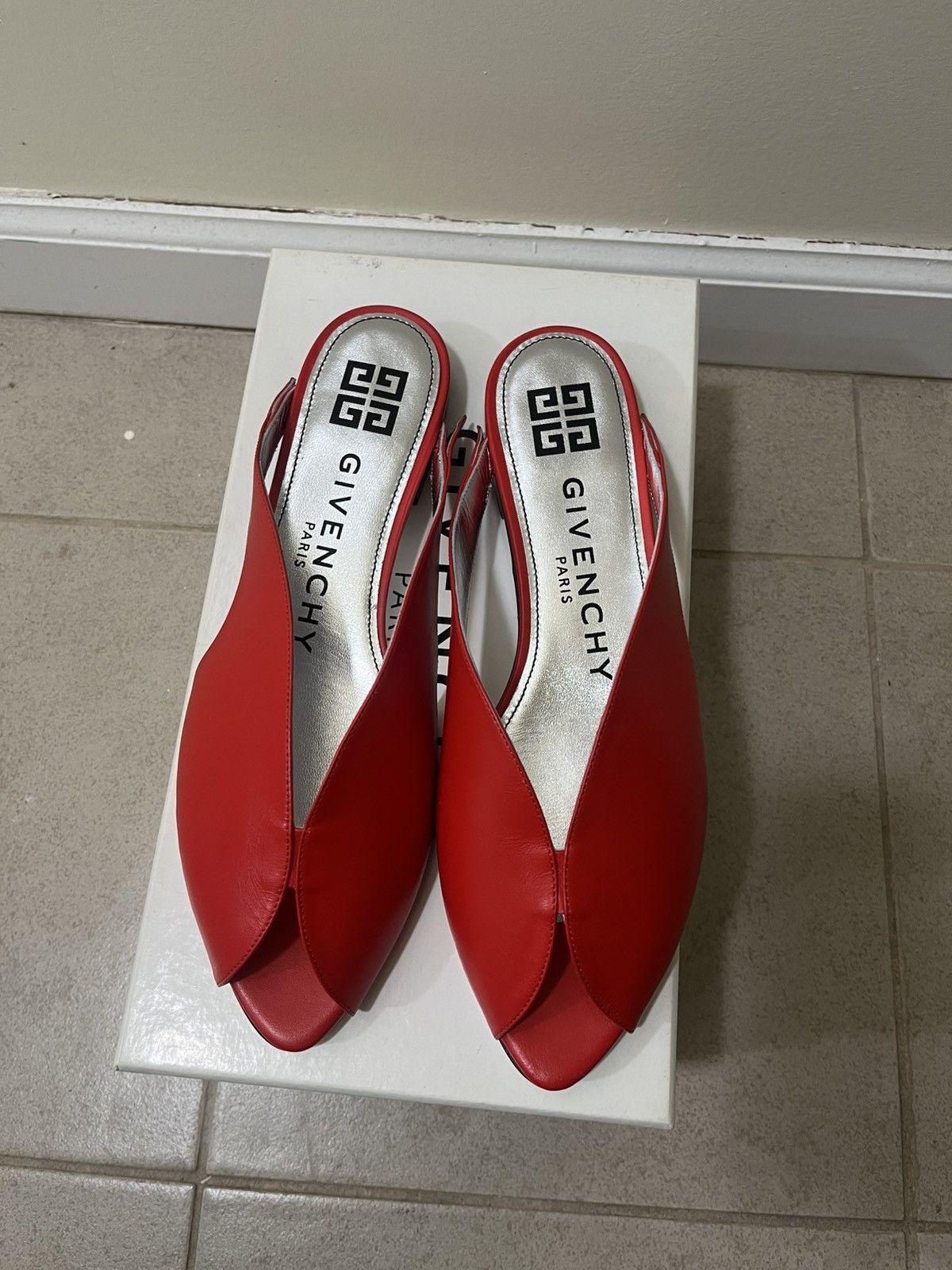 Givenchy Givenchy Lookbook Flat Mule Sz 37.5(7.5us) Size US 7.5 / IT 37.5 - 7 Thumbnail
