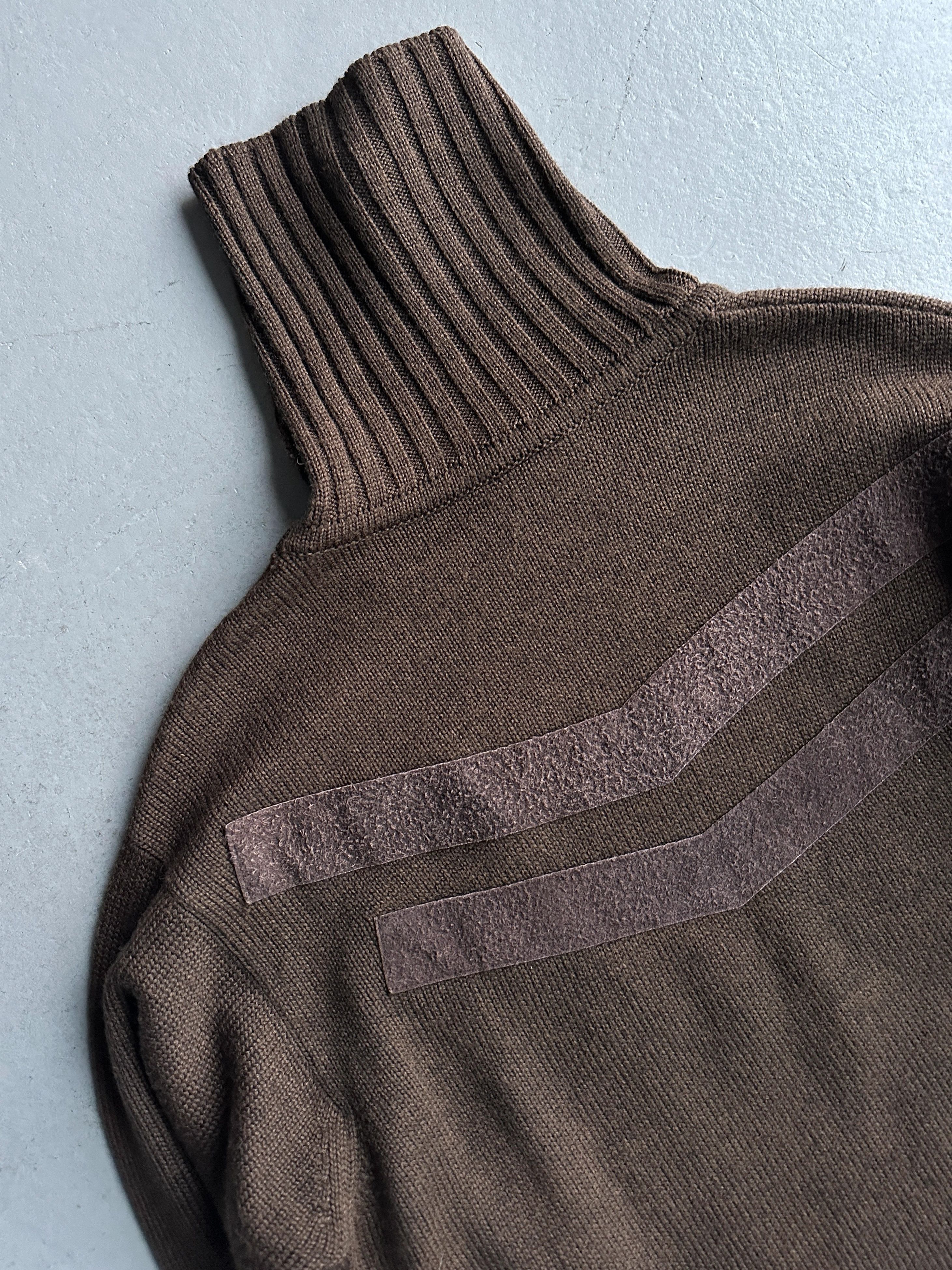 Versace VERSACE 2000s KNIT TURTLENECK TOP WITH LEATHER APPLIQUÉS Size S / US 4 / IT 40 - 7 Thumbnail