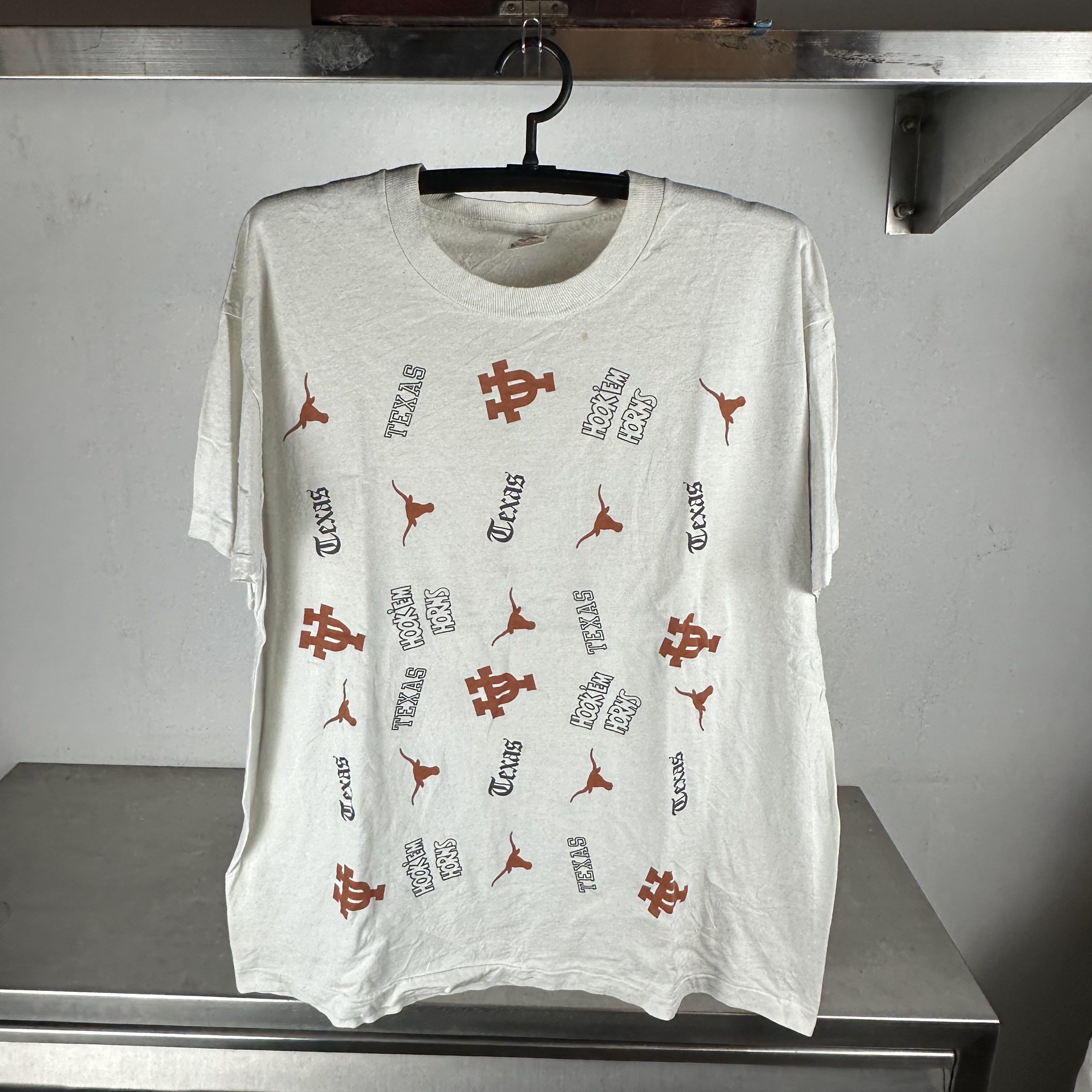 Vintage ​Vintage 90s Texas Longhorns Hook Em Horns NCAA T-Shirt Size US XL / EU 56 / 4 - 1 Thumbnail