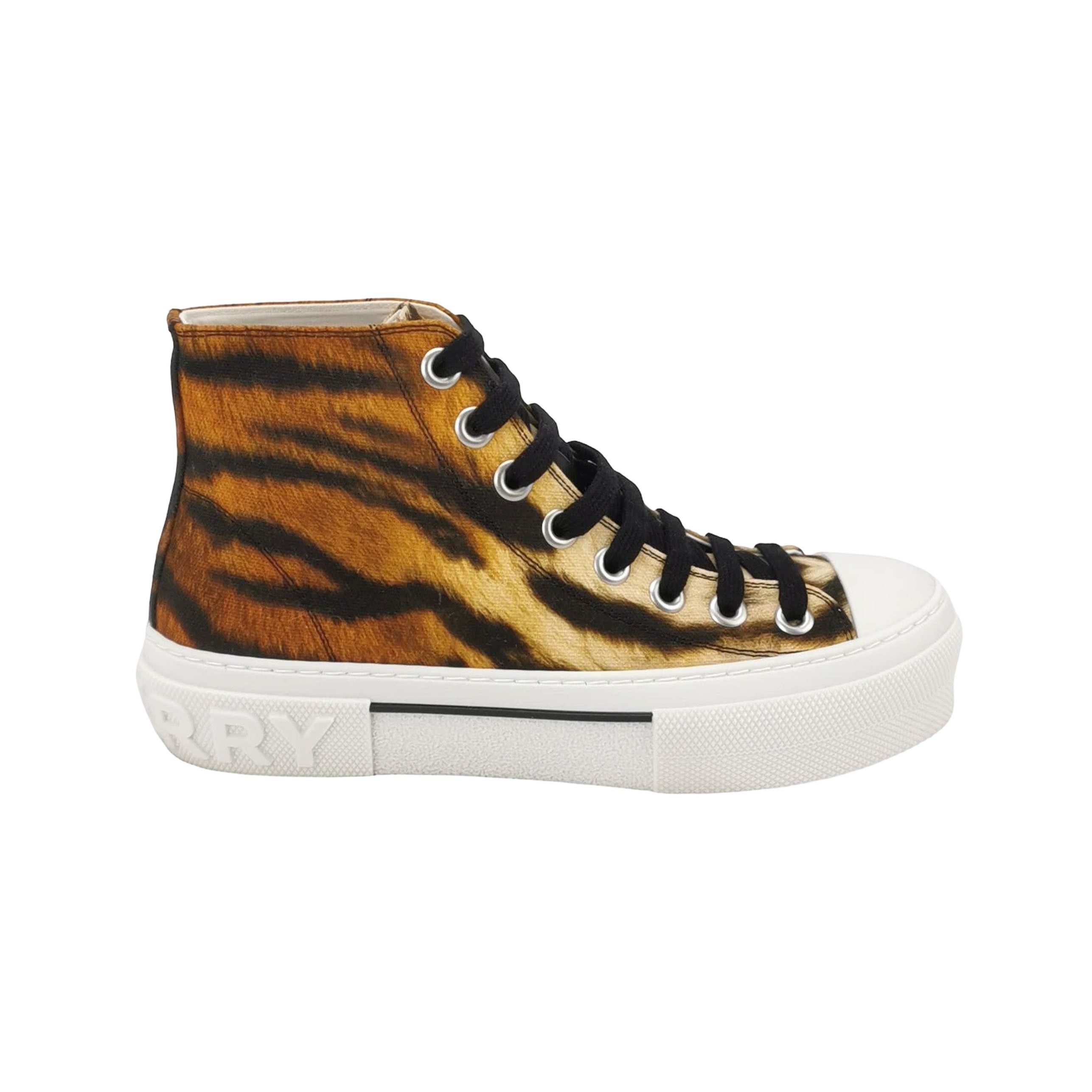 Burberry Burberry Women 7 Lowtop Sneakers Size US 7 / IT 37 - 1 Thumbnail