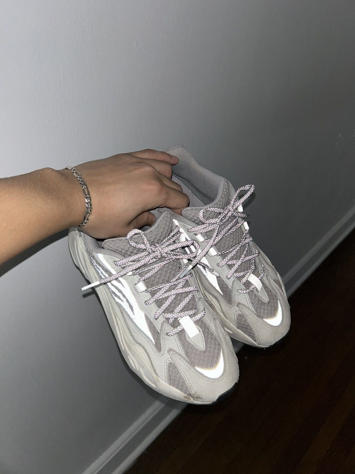 Adidas adidas yeezy boost 700 V2 static Size US 9 / EU 42 - 8 Thumbnail